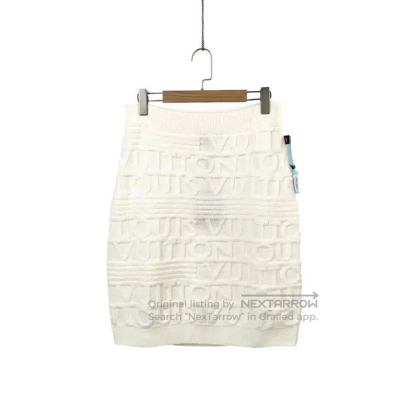 Louis Vuitton Louis Vuitton Women's White Skirt XL Size . Size 30" / US 8 / IT 44 - 1 Thumbnail