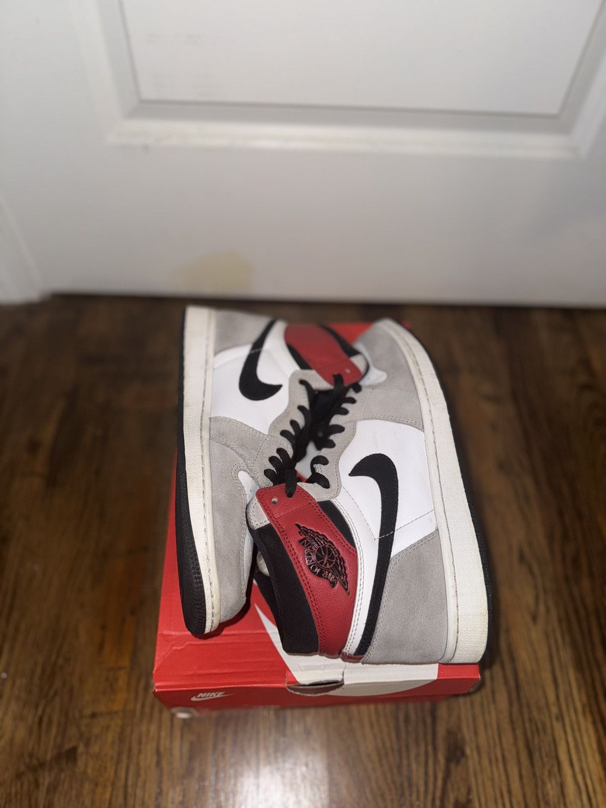 Jordan Brand Air Jordan 1 Smoke Grey Highs Size US 9.5 / EU 42-43 - 4 Thumbnail