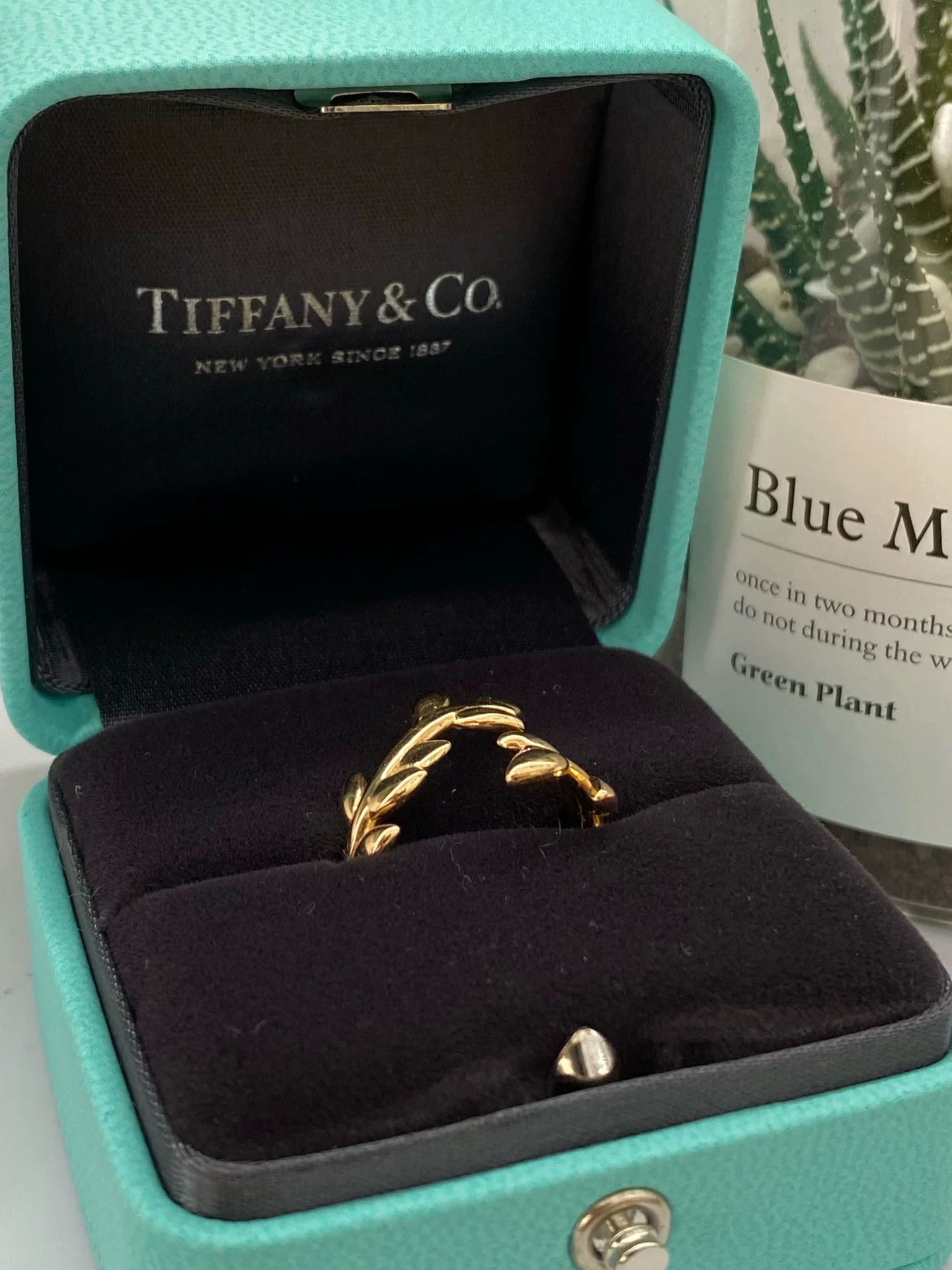 Tiffany & Co. Tiffany 18k Gold Olive Leaf Ring Size ONE SIZE - 1 Thumbnail