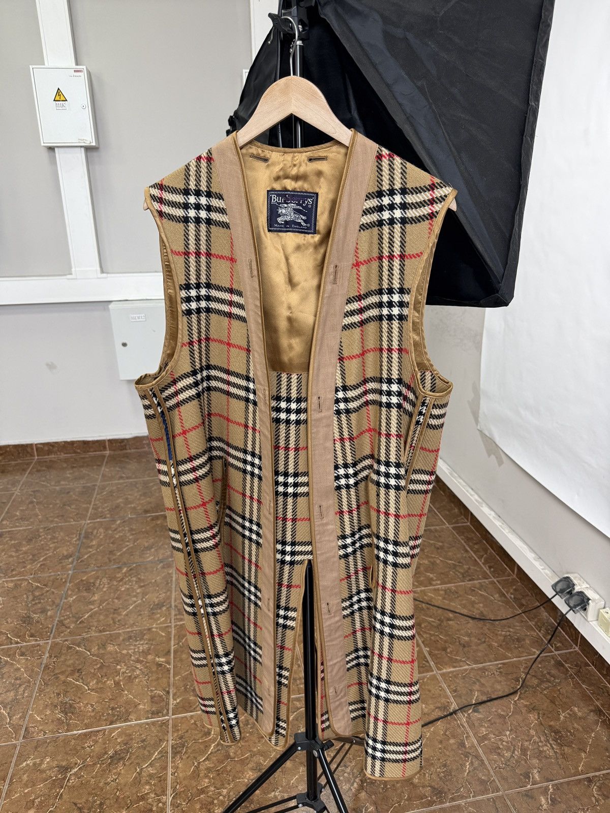 Burberry 🇬🇧 Vintage 90s Burberry Nova Check Wool Vest Liner Sleeveless Size US M / EU 48-50 / 2 - 1 Thumbnail
