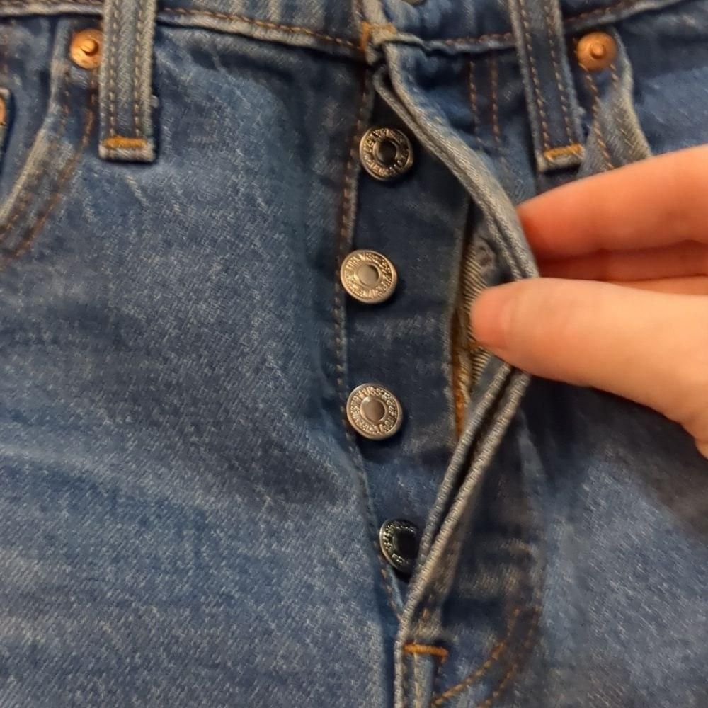 Levi's Levis premium 501 button fly distressed shorts size 26 Size 26" / US 2 / IT 38 - 2 Thumbnail