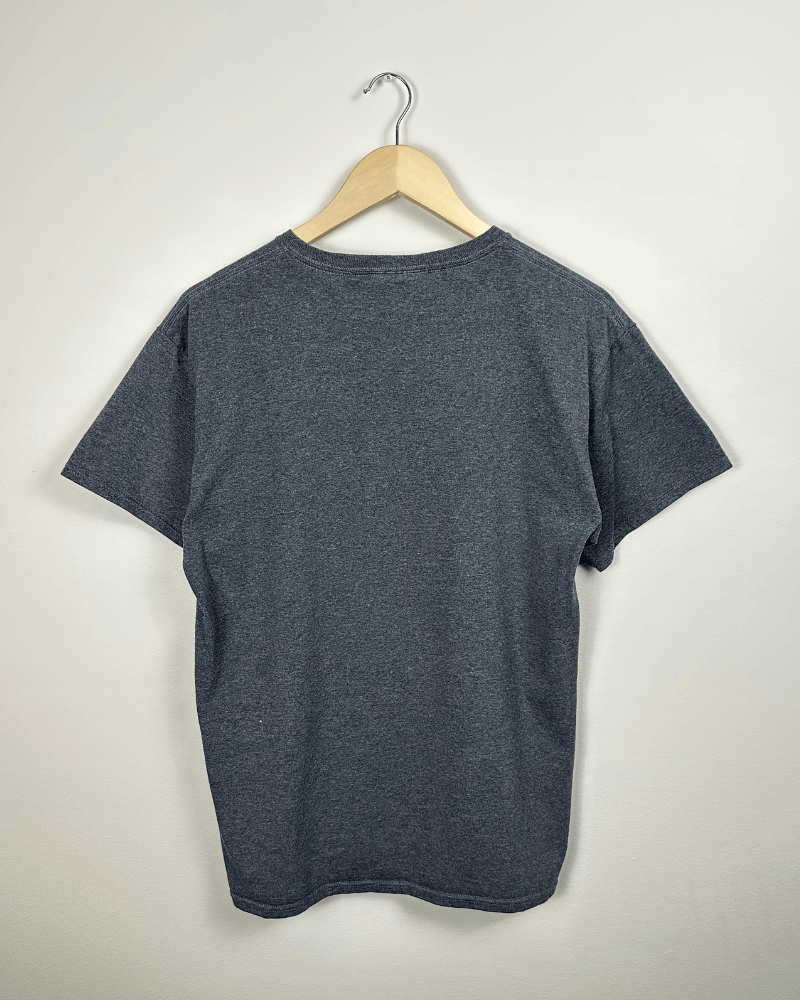 Fruit Of The Loom × Vintage Vintage Fruit of the Loom Tofino BC T-Shirt - Size Medium Size US M / EU 48-50 / 2 - 6 Thumbnail