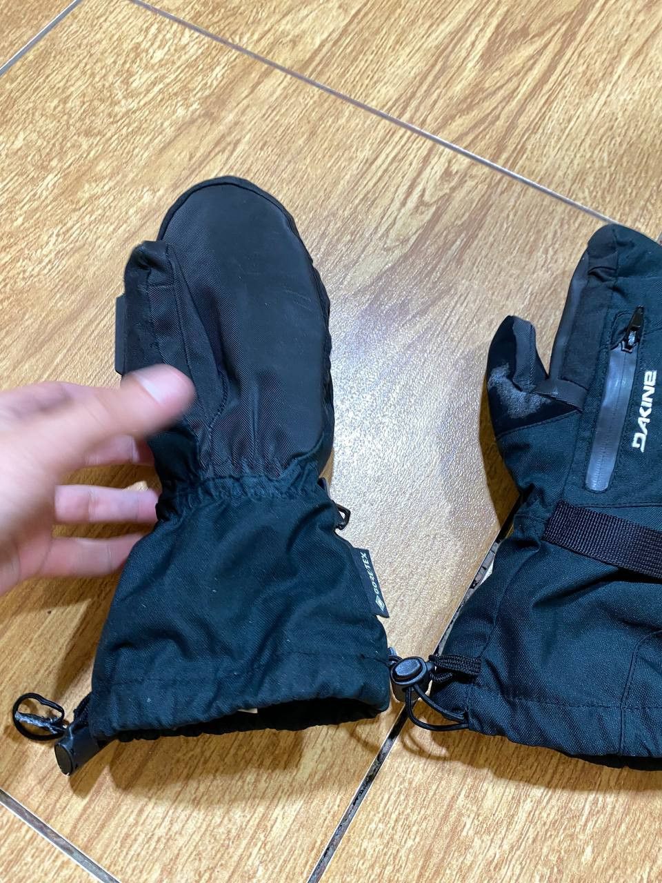Dakine Gloves black Dakine x GORE-TEX vintage sportwear Y2K Size ONE SIZE - 12 Thumbnail