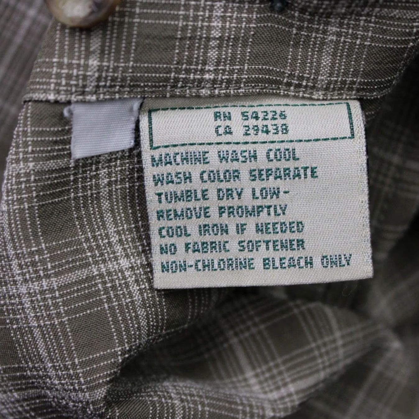 Royal Robbins Royal Robbins Shirt Men Large Gray Roll Sleeve Pocket Polyester Long Sleeve Size US L / EU 52-54 / 3 - 7 Thumbnail