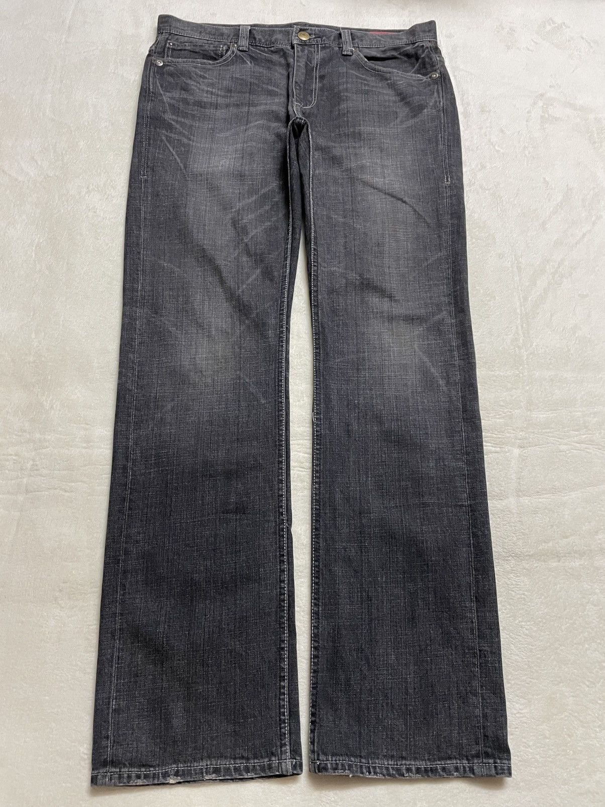 Uniqlo Vintage Uniqlo Faded Dark Colour Denim Jeans Size US 35 - 1 Thumbnail