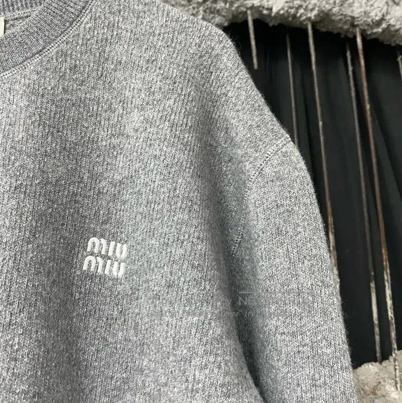 Miu Miu Miu Miu Gray Women's Pullover Sweater . Size XXS / US 00 / IT 34 - 5 Thumbnail