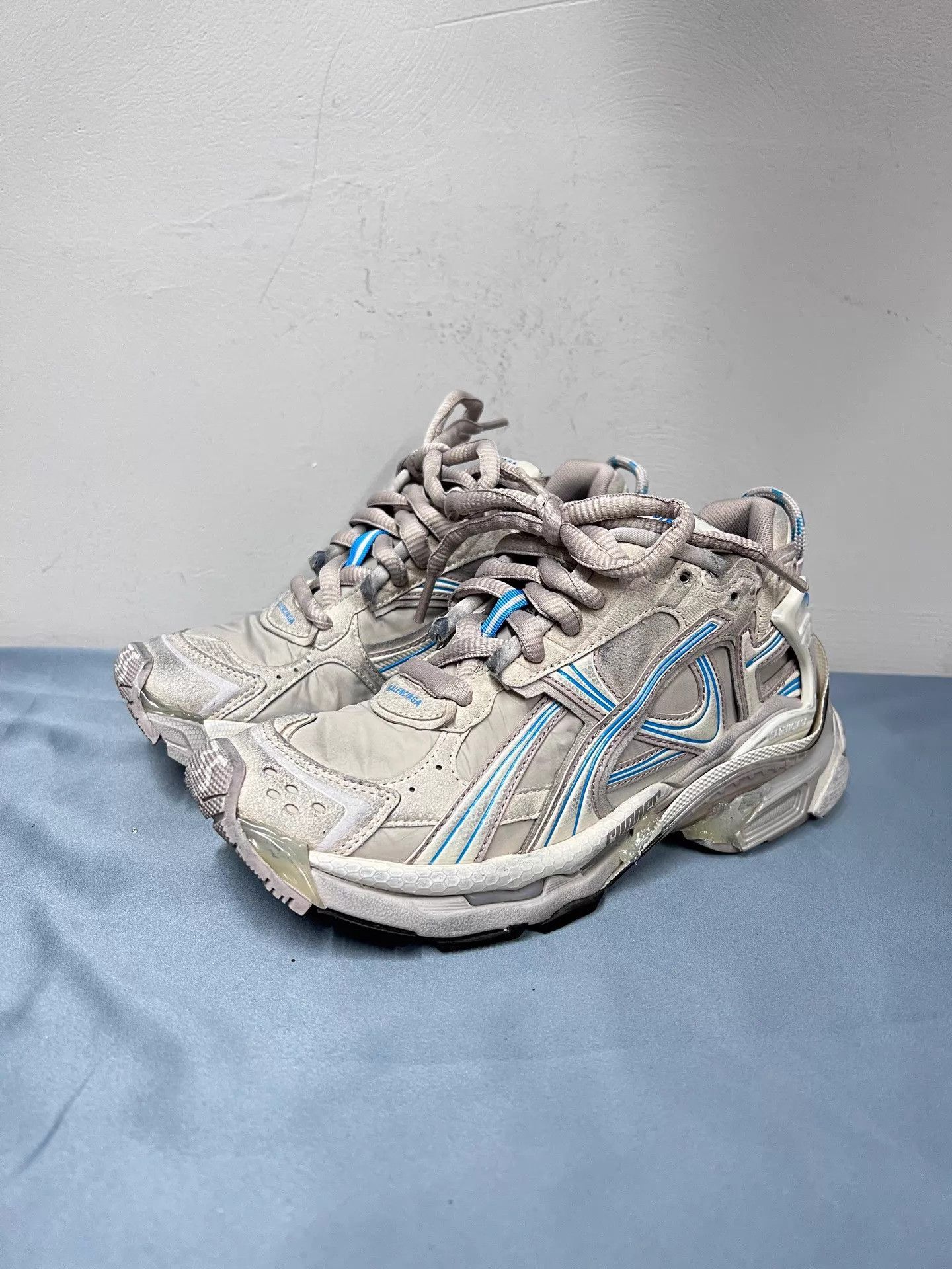 Balenciaga Balenciaga Runner Distressed Gray Blue 35 2x Worn Size US 5 / IT 35 - 1 Thumbnail
