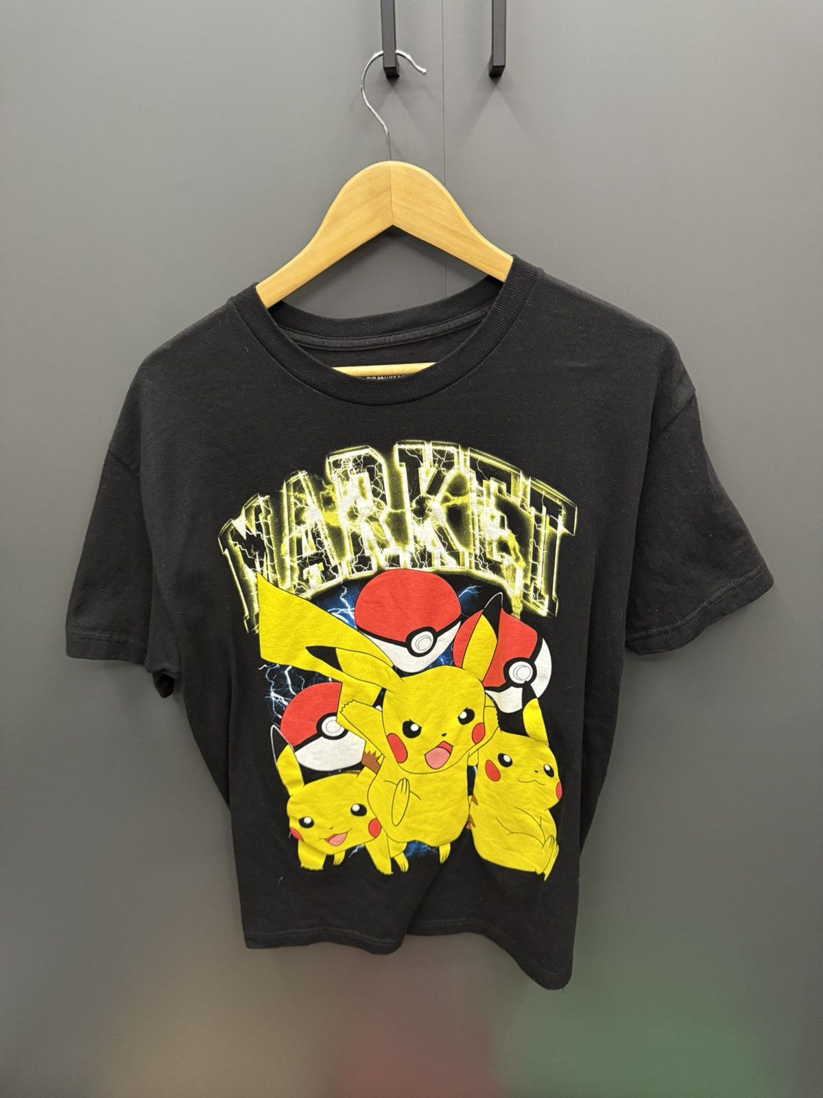 Market × Pokemon Pikachu Electric Shock Graphic T-Shirt Market x Pokemon Size US L / EU 52-54 / 3 - 1 Thumbnail