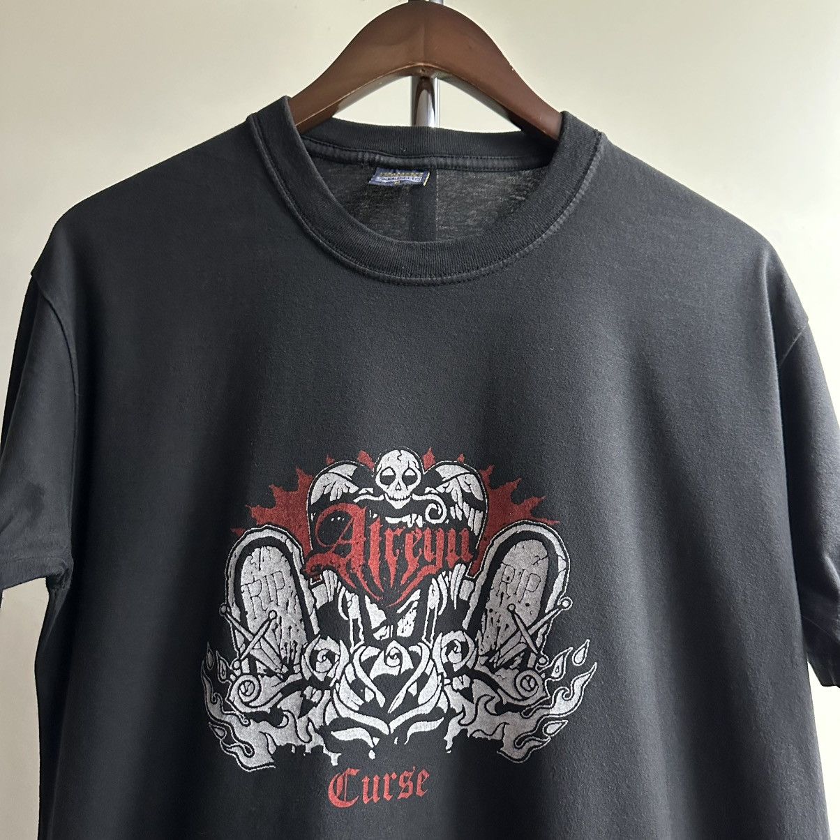 Band Tees Vintage 2000s Atreyu Thick as Thieves Tour Band Tee Size US M / EU 48-50 / 2 - 3 Thumbnail