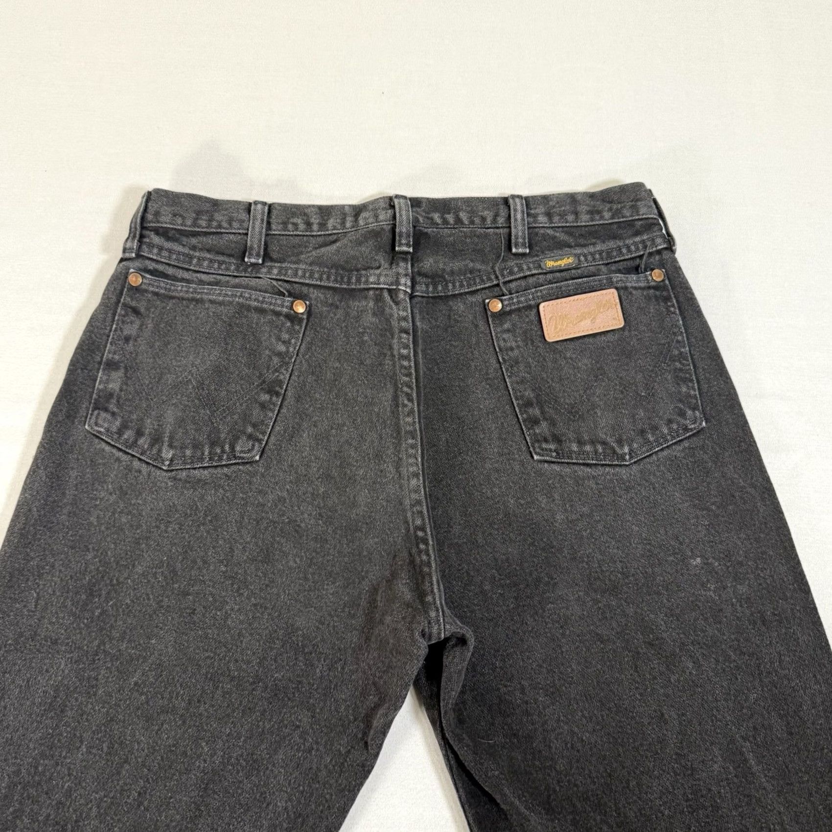 Wrangler VINTAGE Wrangler Jeans Mens 34x34 Black 13MWZ Straight Fit Denim Pants USA 90s Cowboy Charcoal Wash Size US 34 / EU 50 - 4 Thumbnail
