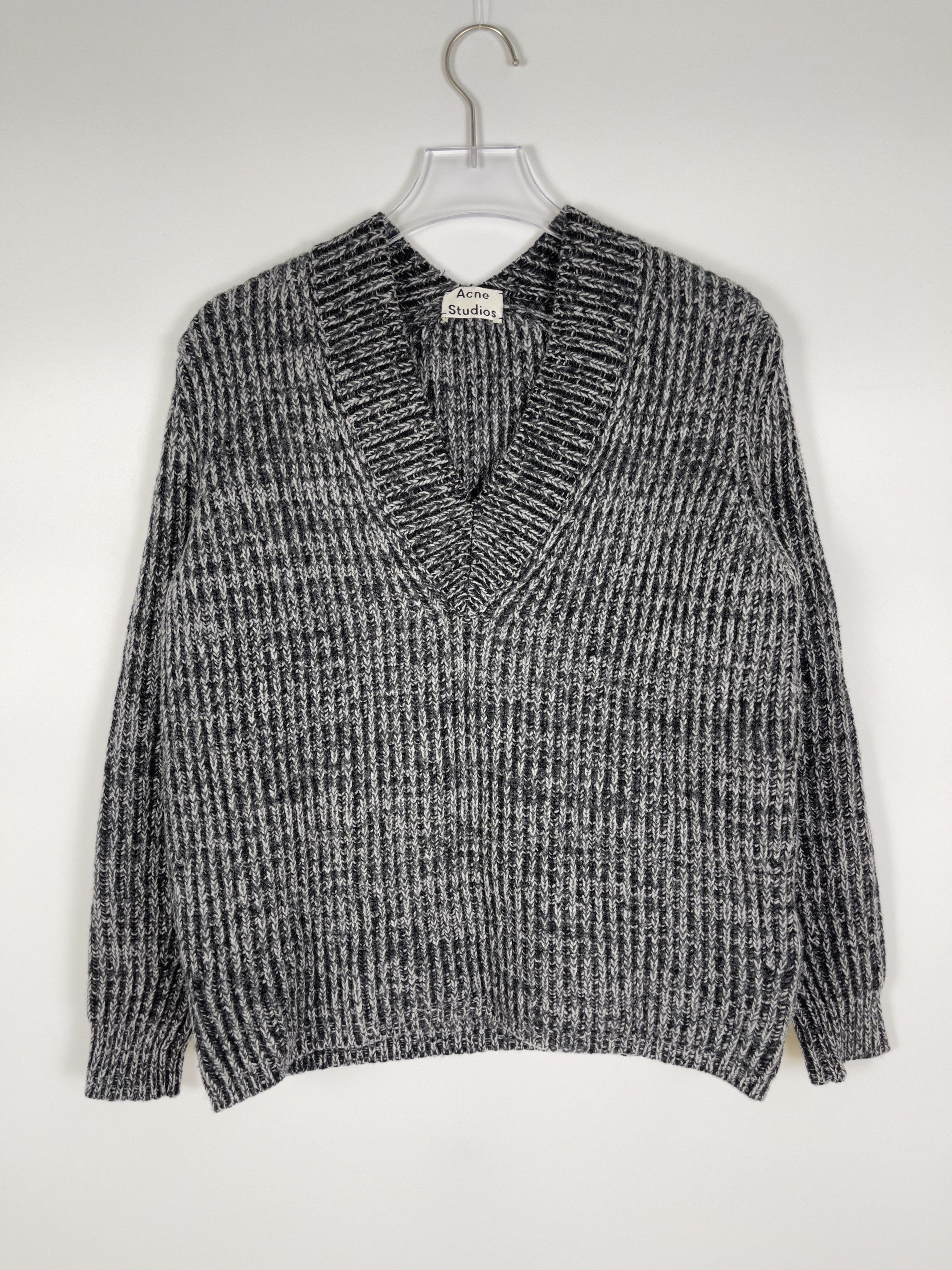 Acne Studios Acne Studios V-Neck Sweater Size US M / EU 48-50 / 2 - 1 Thumbnail