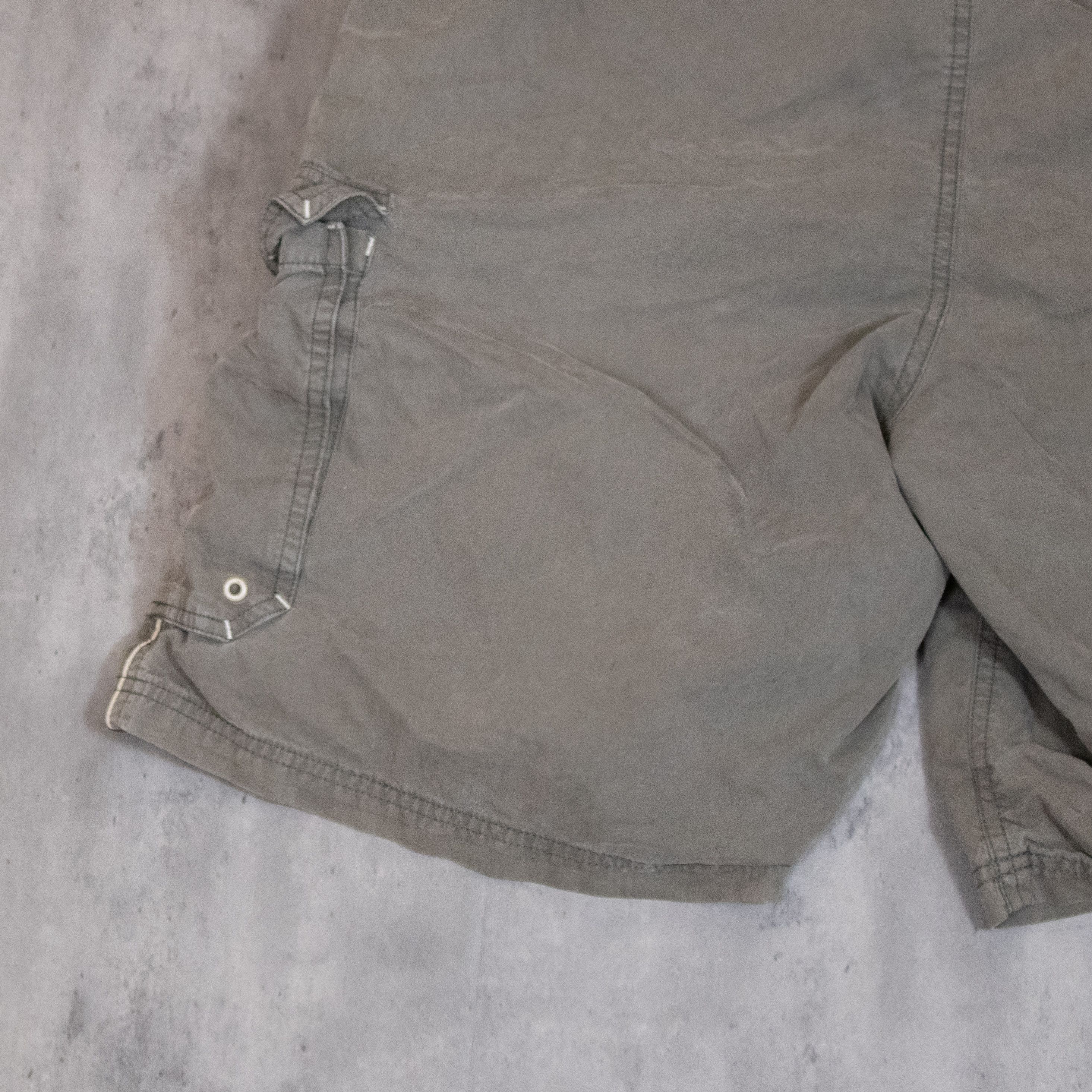 Vintage Y2K 2000's Gotcha Sport Charcoal Grey Baggy Shorts Size US 37 - 15 Thumbnail