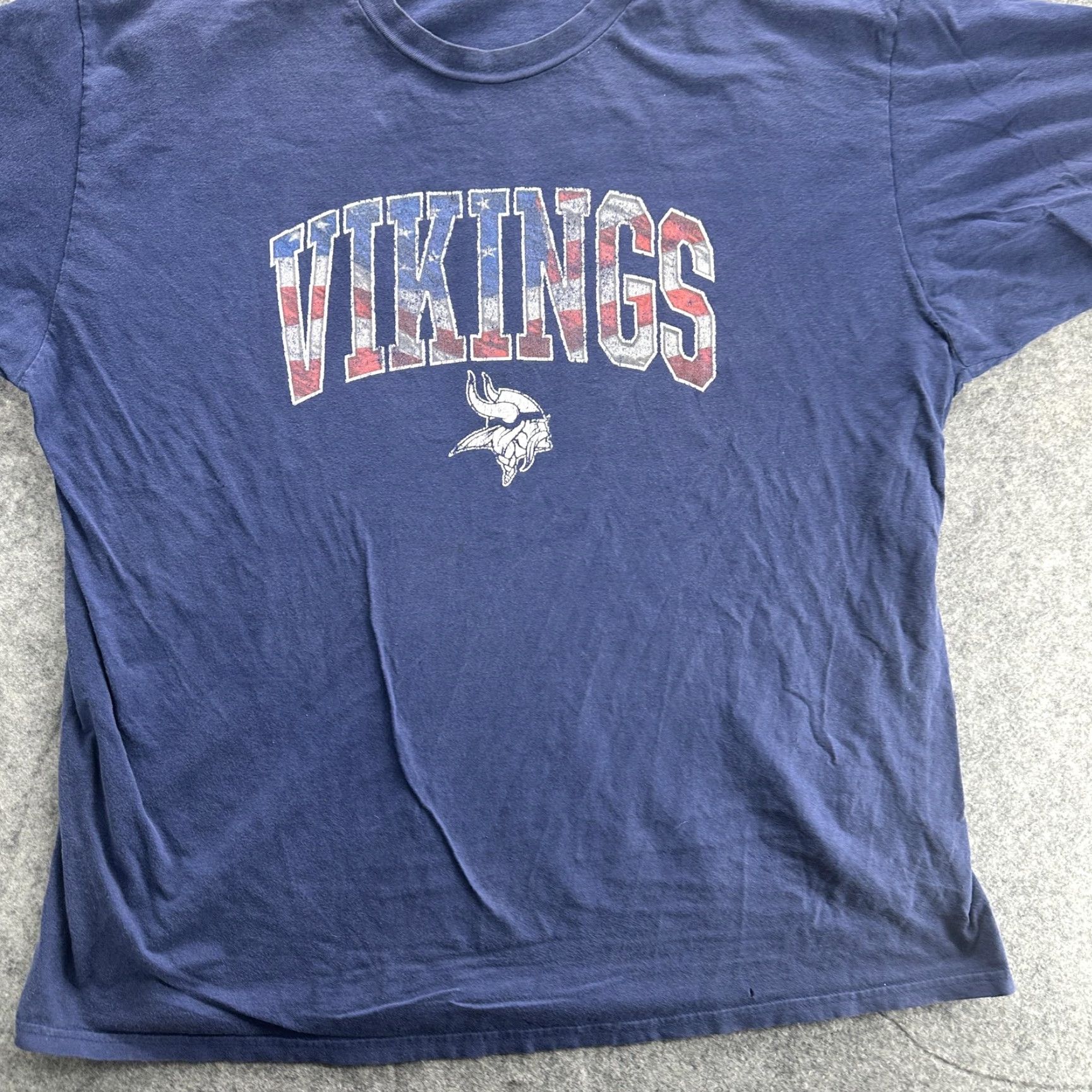 NFL VINTAGE Minnesota Vikings T-Shirt Mens XL NFL Football Team Distressed Graphic Short Sleeve Navy Blue Sports Fan Gear Size US XL / EU 56 / 4 - 3 Thumbnail