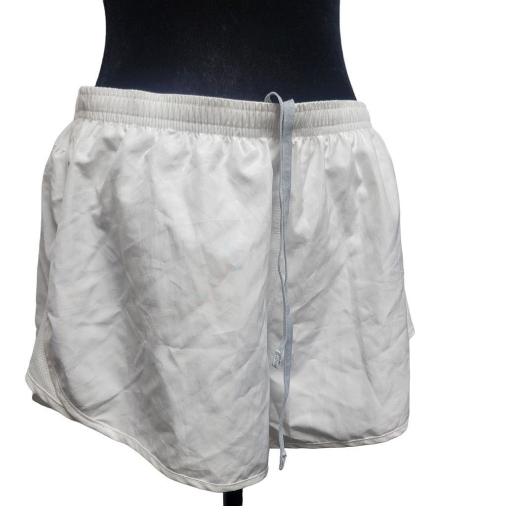 Nike Nike Women's Running Shorts. Size Medium. Excellent Conditio Size 28" / US 6 / IT 42 - 3 Thumbnail