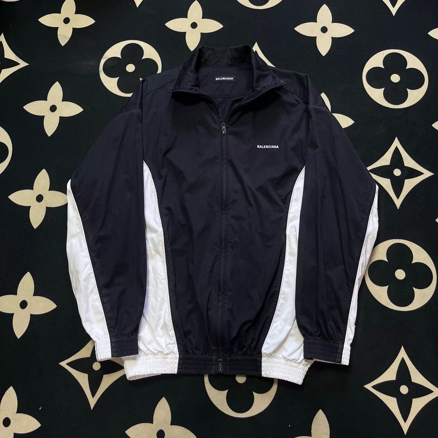Balenciaga Balenciaga Embroidered Logo Varsity Jacket Size US XL / EU 56 / 4 - 1 Thumbnail