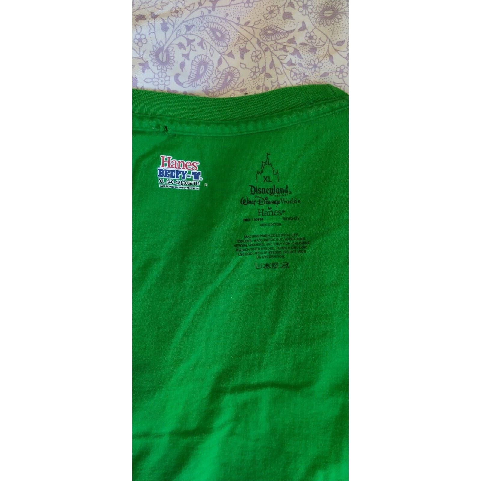 Disney Disneyland Resort Santa Mickey Mouse Christmas Hanes BeefyXL Size US XL / EU 56 / 4 - 4 Thumbnail