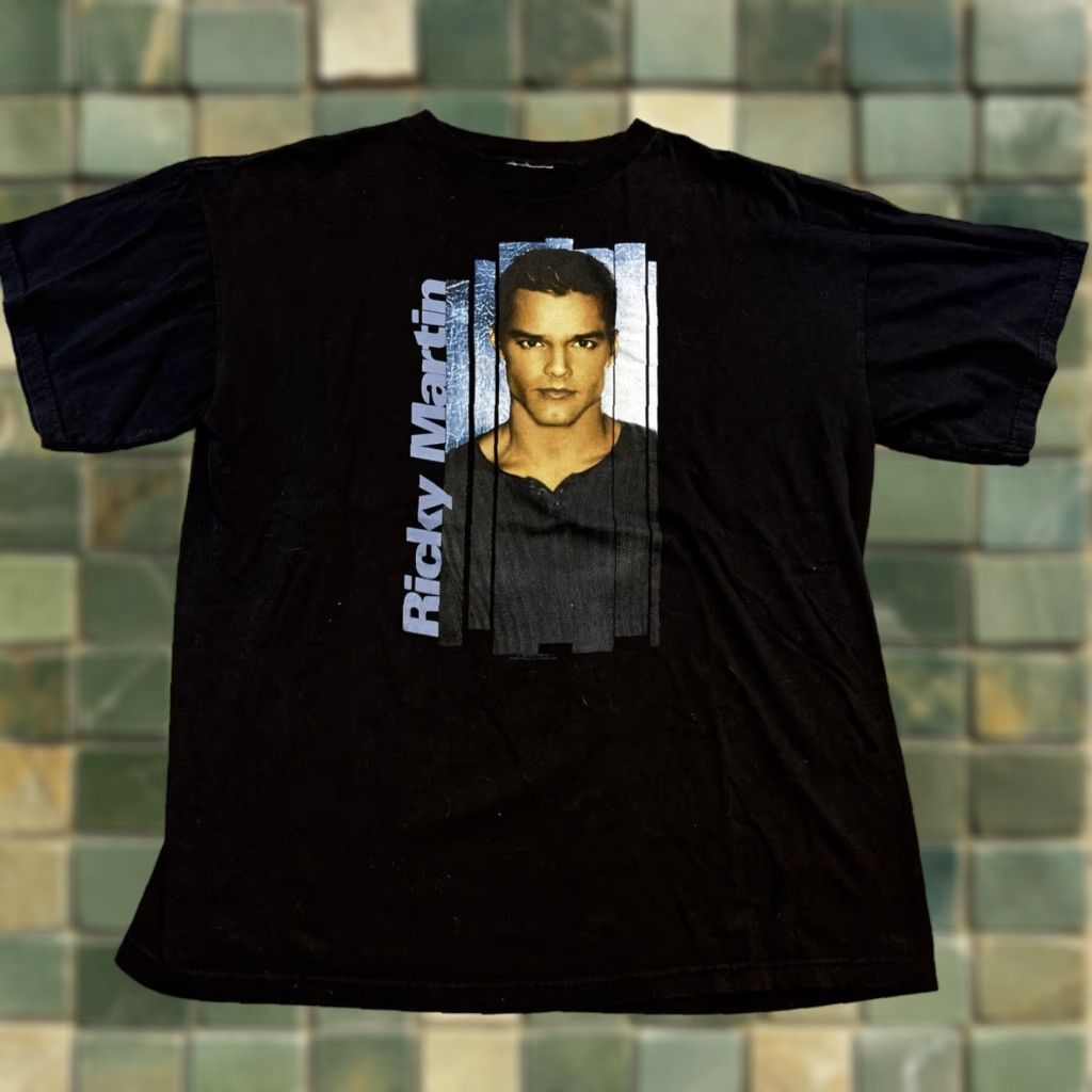 Vintage VINTAGE Ricky Martin T-Shirt Winterland 1999 Mens XL Black Cotton 90s Music Rap Crew Neck Short Sleeve US Size US XL / EU 56 / 4 - 1 Thumbnail