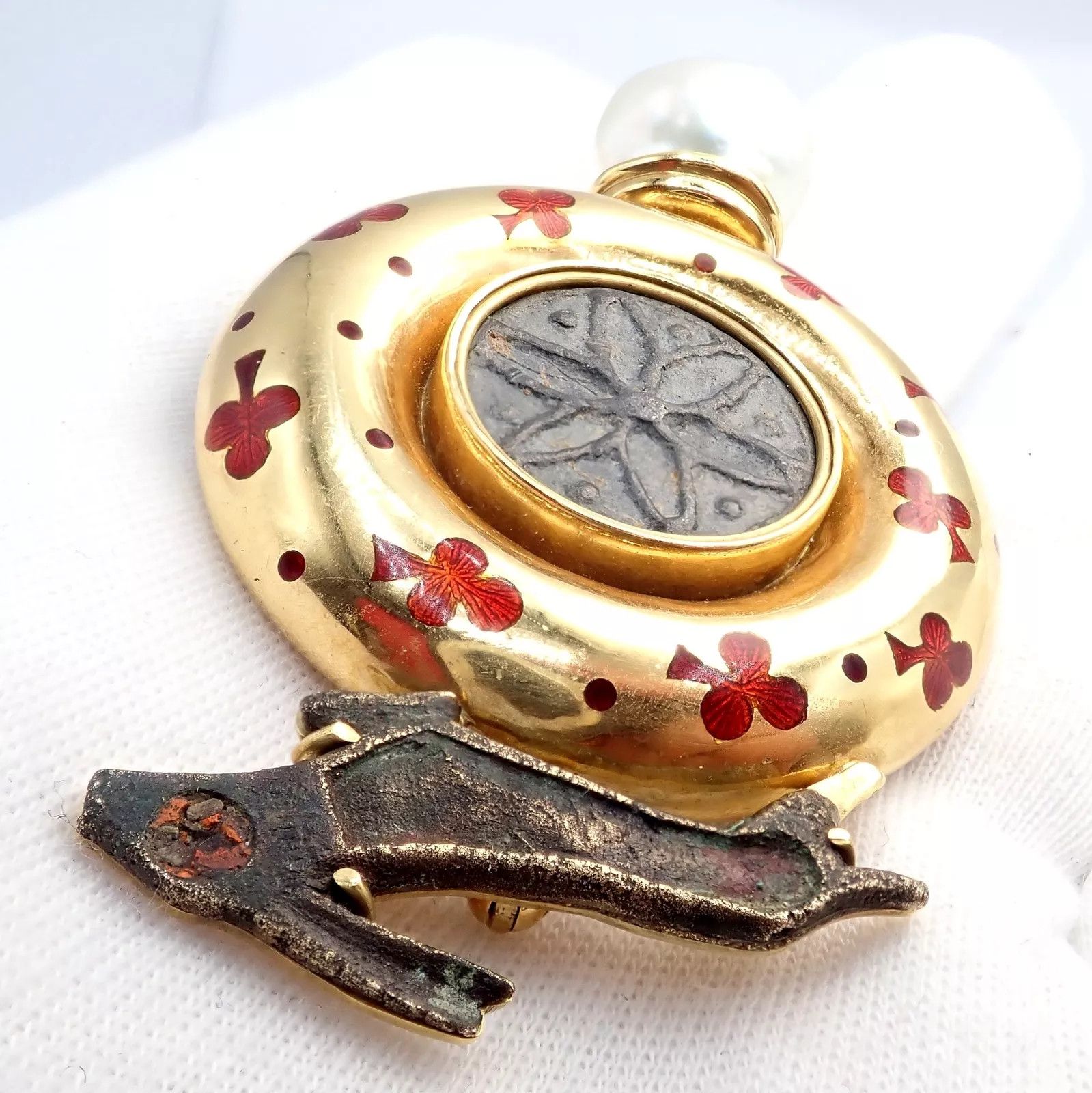 Vintage Vintage Elizabeth 18k Gold Pear Coin Enamel Hare Pin Brooch Size ONE SIZE - 5 Thumbnail