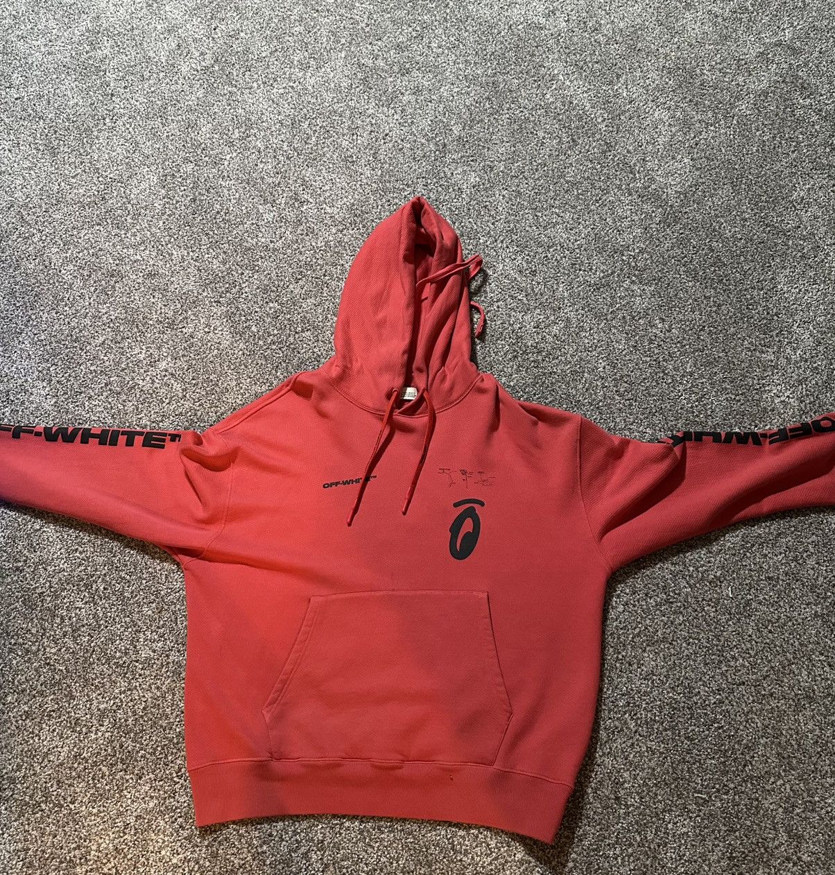 Off white split arrow