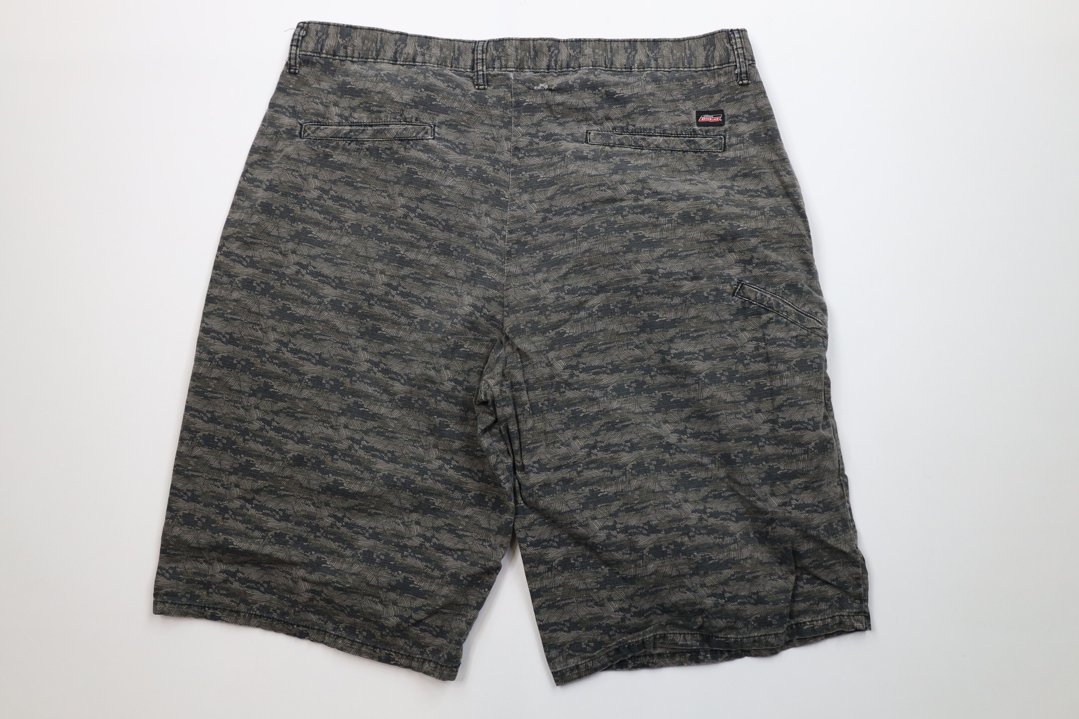 Dickies Vintage Dickies Relaxed Fit Digi Camouflage Shorts Cotton Size US 38 / EU 54 - 9 Thumbnail