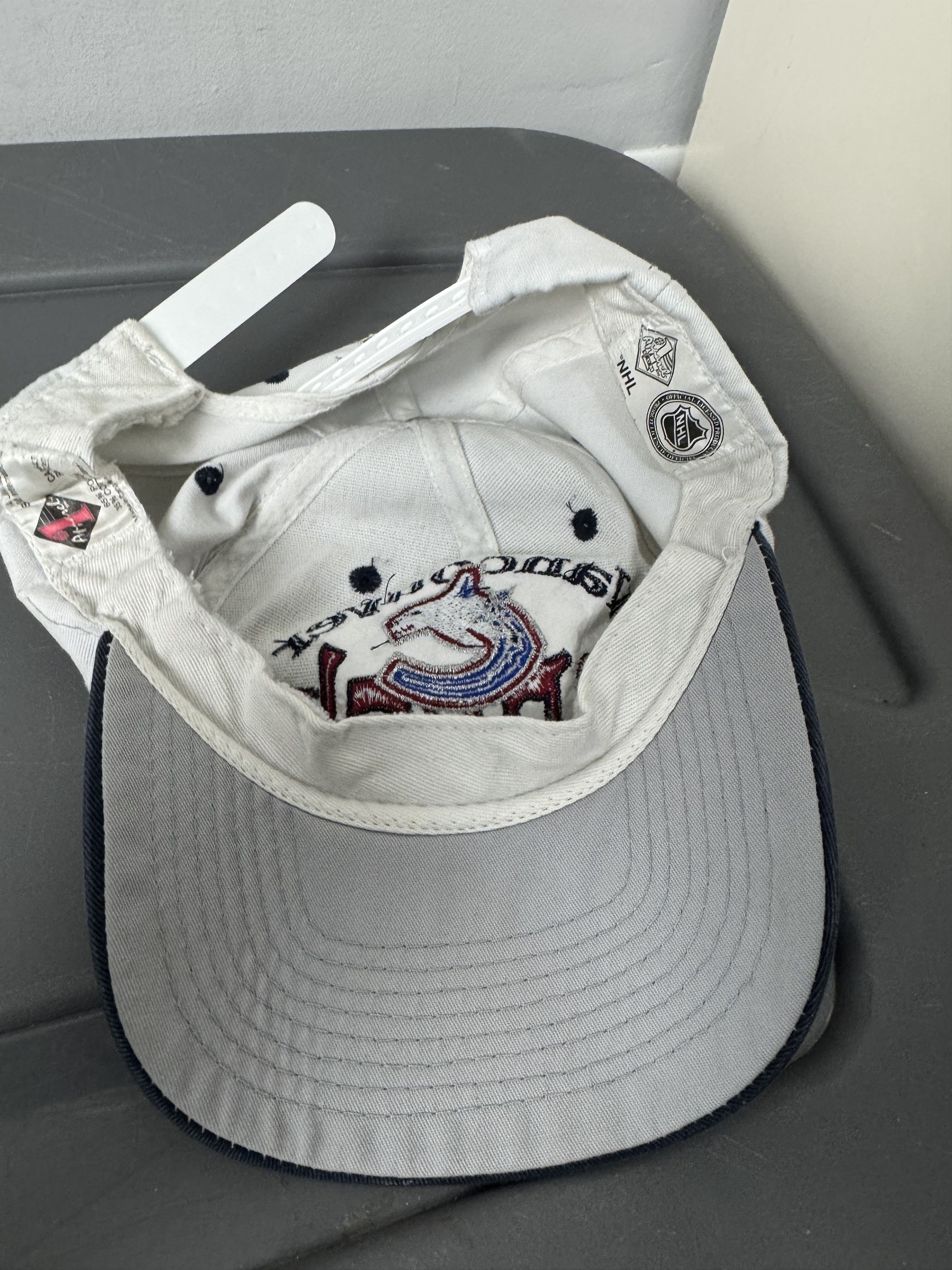 NHL Vintage Canucks NHL Hockey Hat Size ONE SIZE - 4 Thumbnail