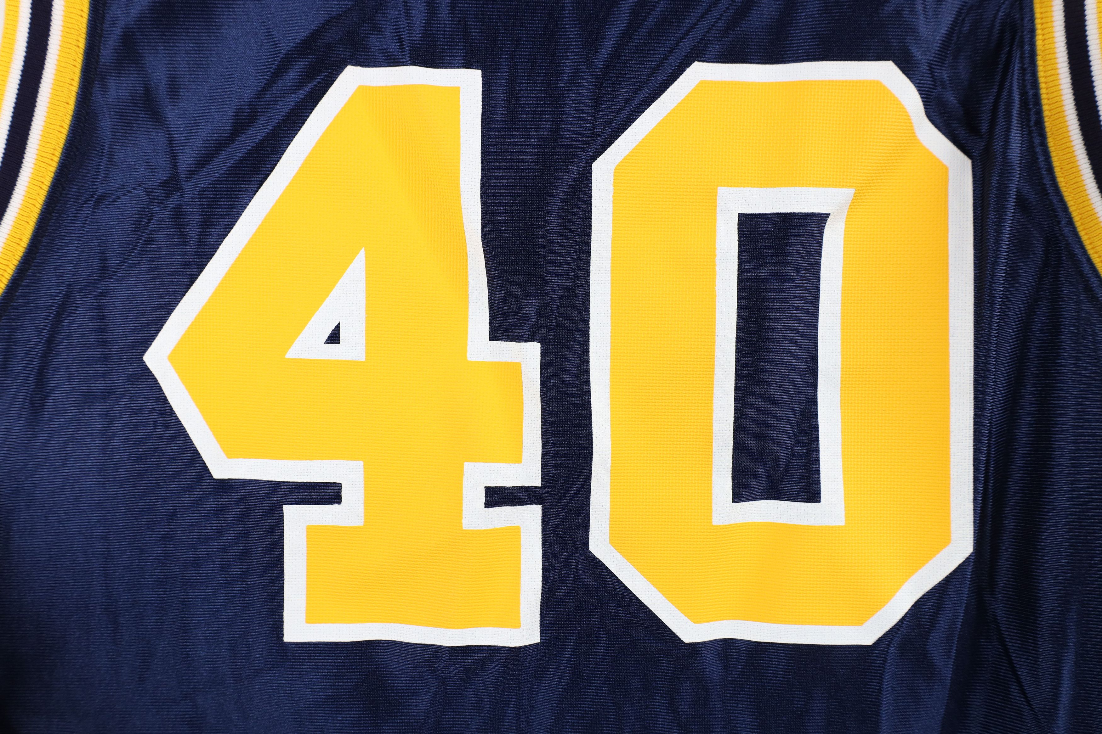 Vintage Vintage 80s 90s University of Toledo Basketball Jersey Size US XXL / EU 58 / 5 - 12 Thumbnail