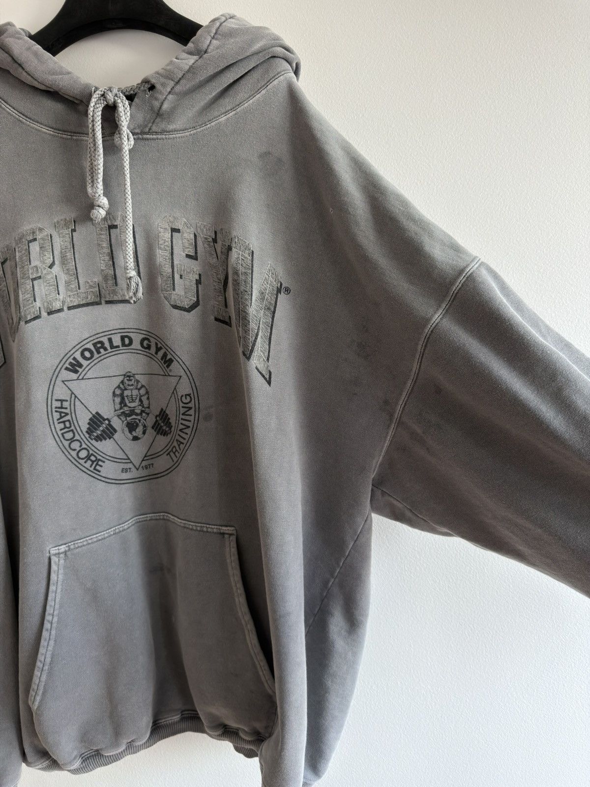 Vintage *RARE* VINTAGE WORLD GYM GORILLA ARNOLD FADED BOXY HOODIE Size US XL / EU 56 / 4 - 5 Thumbnail