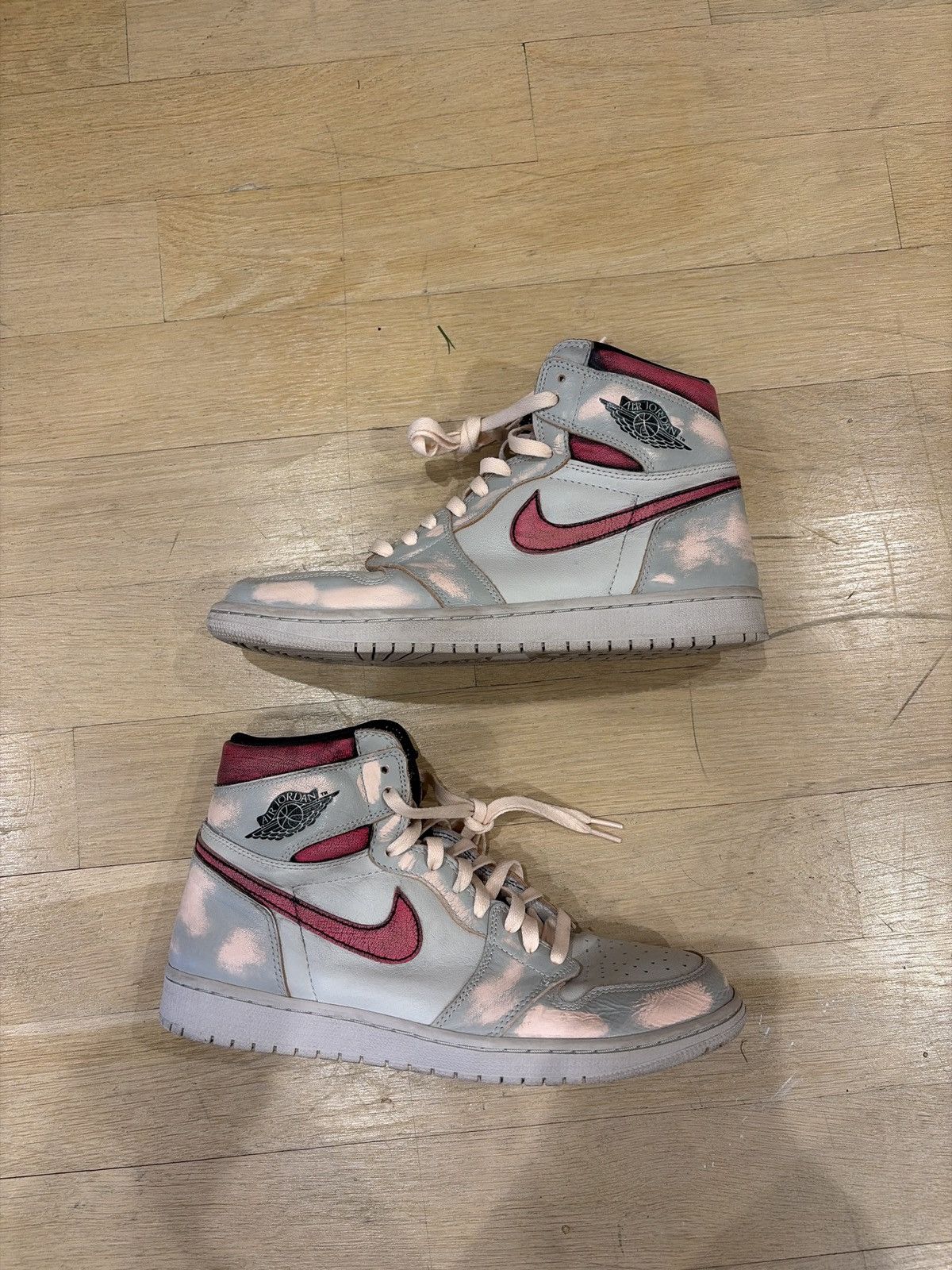Nike 1 OF 1 Custom NYC to PARIS Jordan 1 Size US 11 / EU 44 - 1 Thumbnail