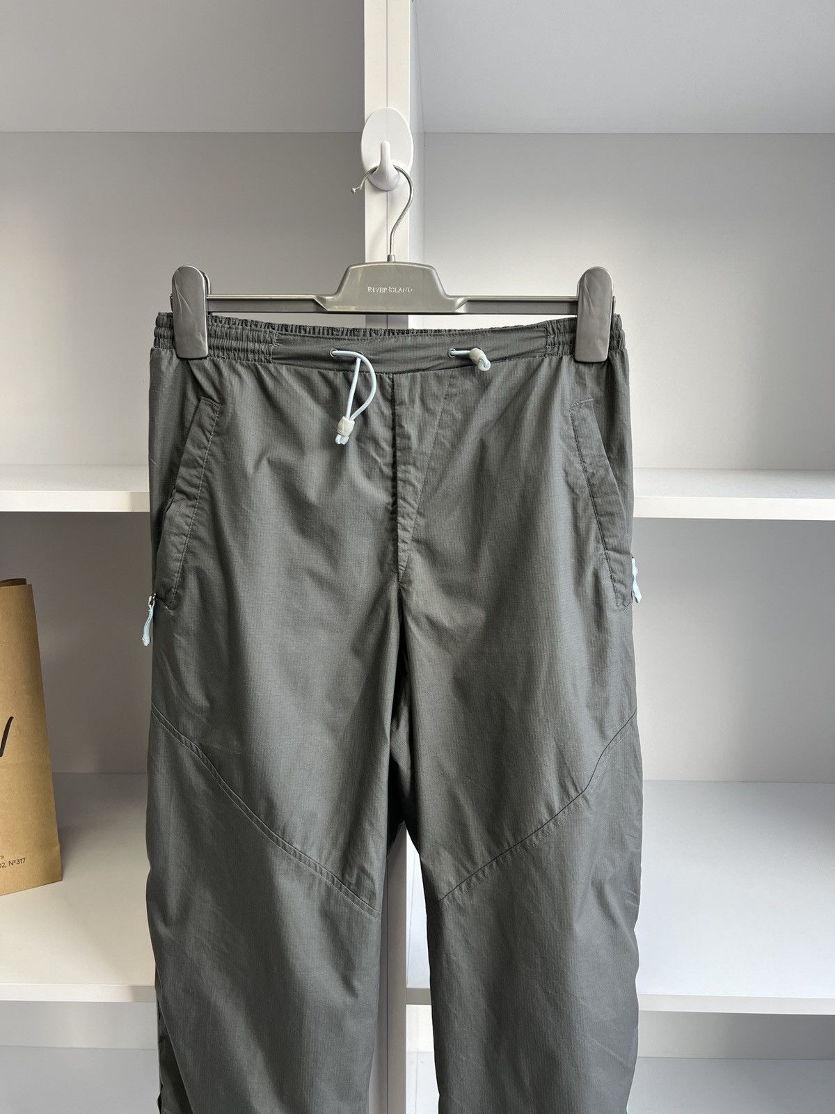 Nike × Vintage Vintage Nike Nylon Y2K Gray Pants Size US 31 - 5 Thumbnail