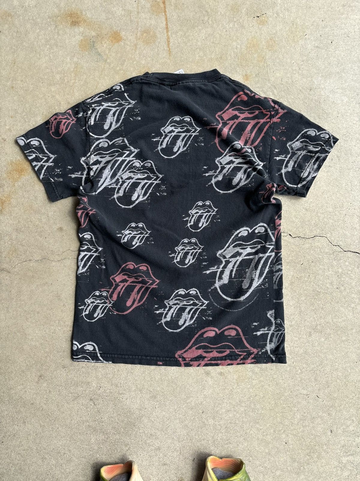 Band Tees × Vintage Crazy Early 2000s Rolling Stones Lips All Over Print Tee Size US S / EU 44-46 / 1 - 1 Thumbnail