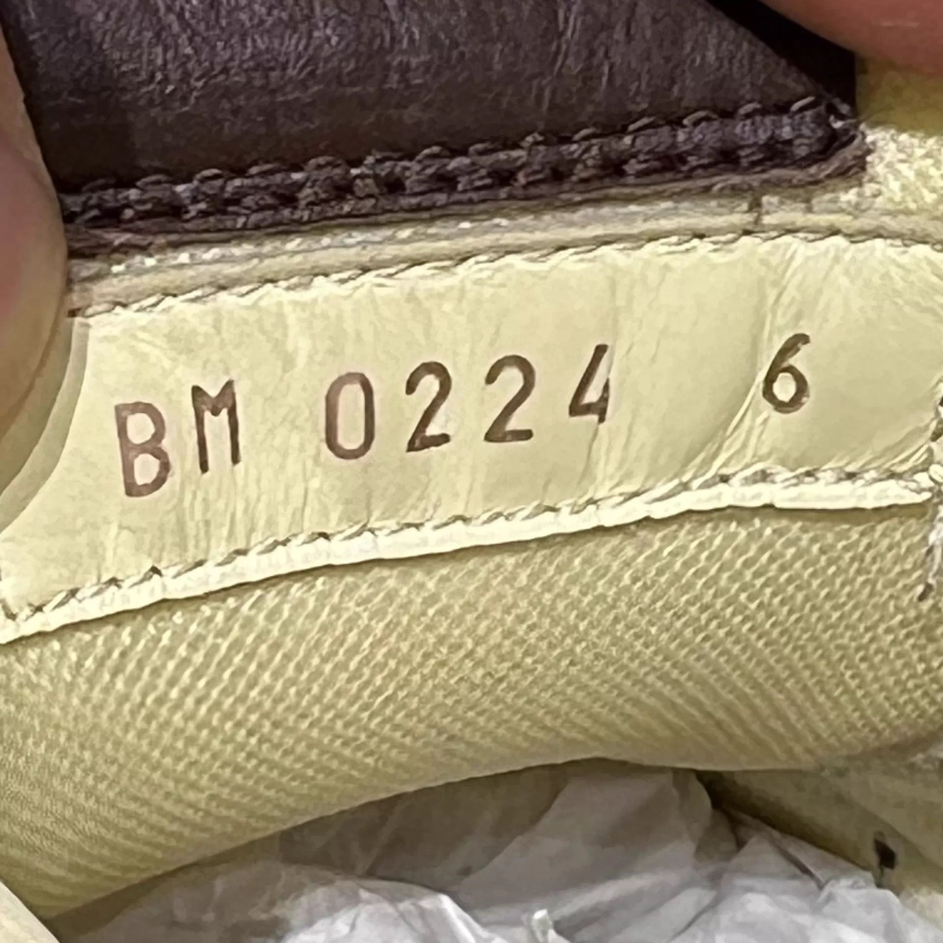 Louis Vuitton LV Trainer white brown monogram UK6/40 Size US 7 / EU 40 - 8 Thumbnail