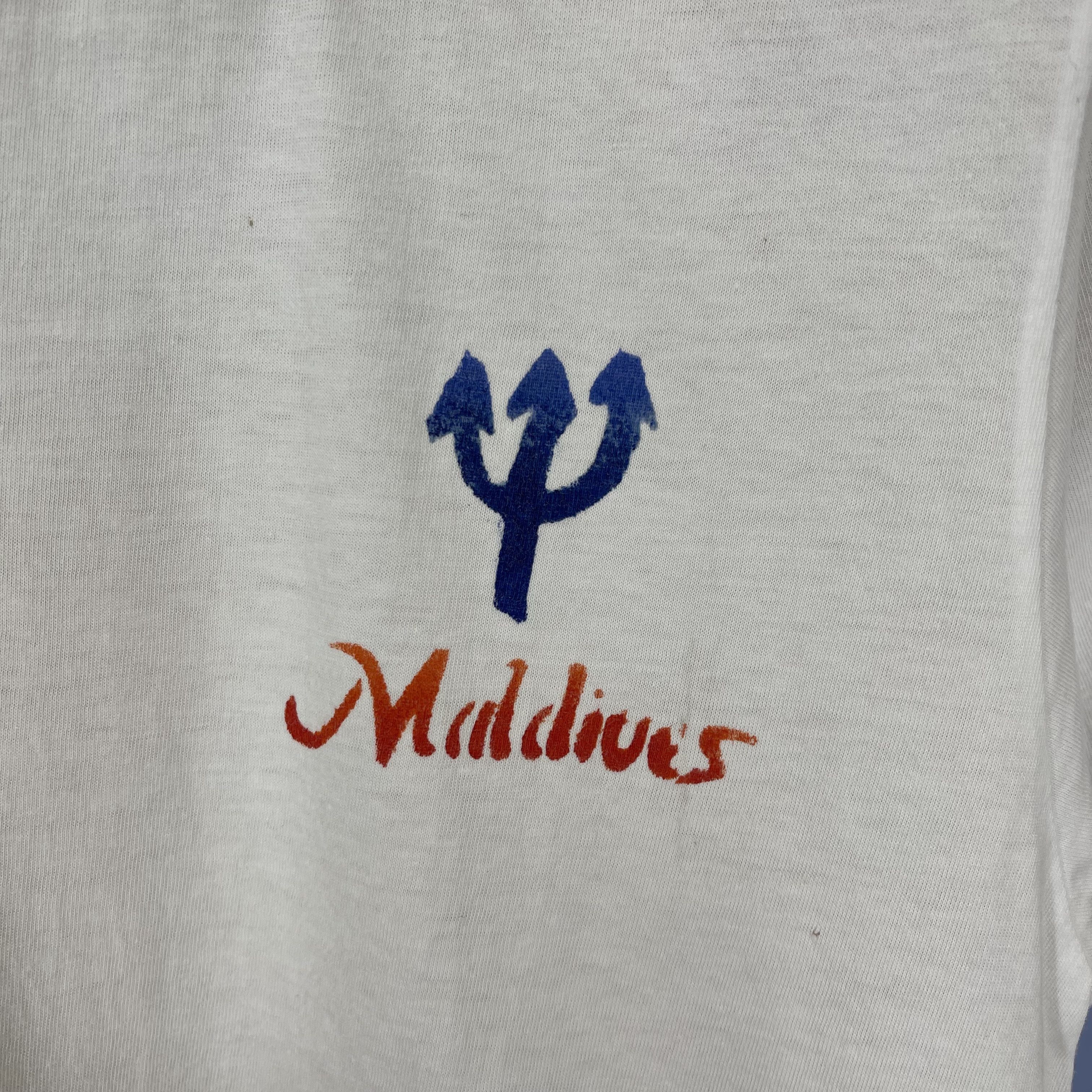 Vintage 90s Vintage MALDIVES Crew Neck T Shirt #1743/07 Size US S / EU 44-46 / 1 - 4 Thumbnail
