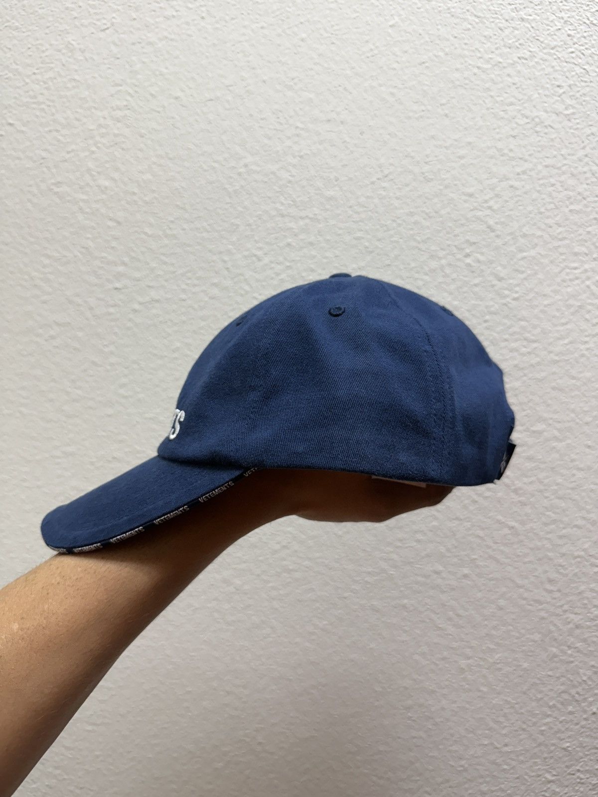 Vetements Vetements embroidered logo cap in navy Size ONE SIZE - 5 Thumbnail