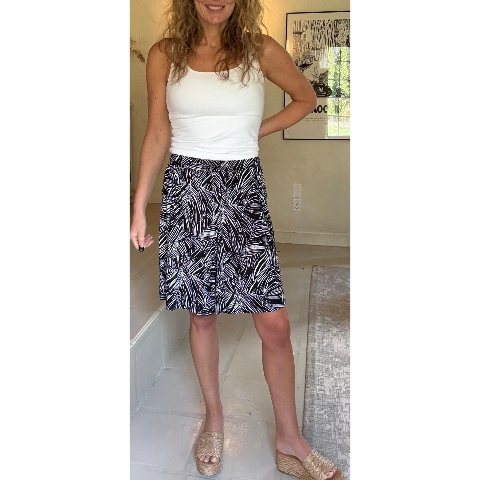 The Unbranded Brand Tropical Palm Leaf Shorts Culottes Pockets Elastic Waist XL Size 32" / US 10 / IT 46 - 1 Thumbnail