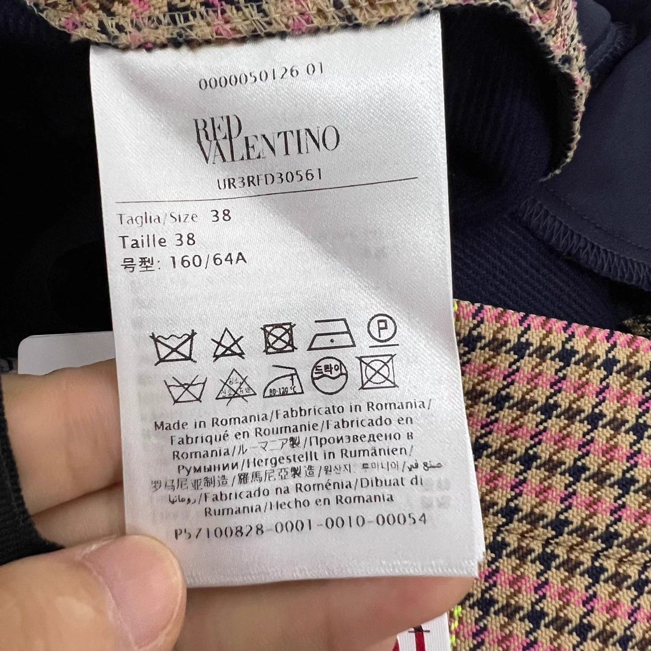 Valentino Valentino Check Short 38 NWT Size 26" / US 2 / IT 38 - 4 Thumbnail