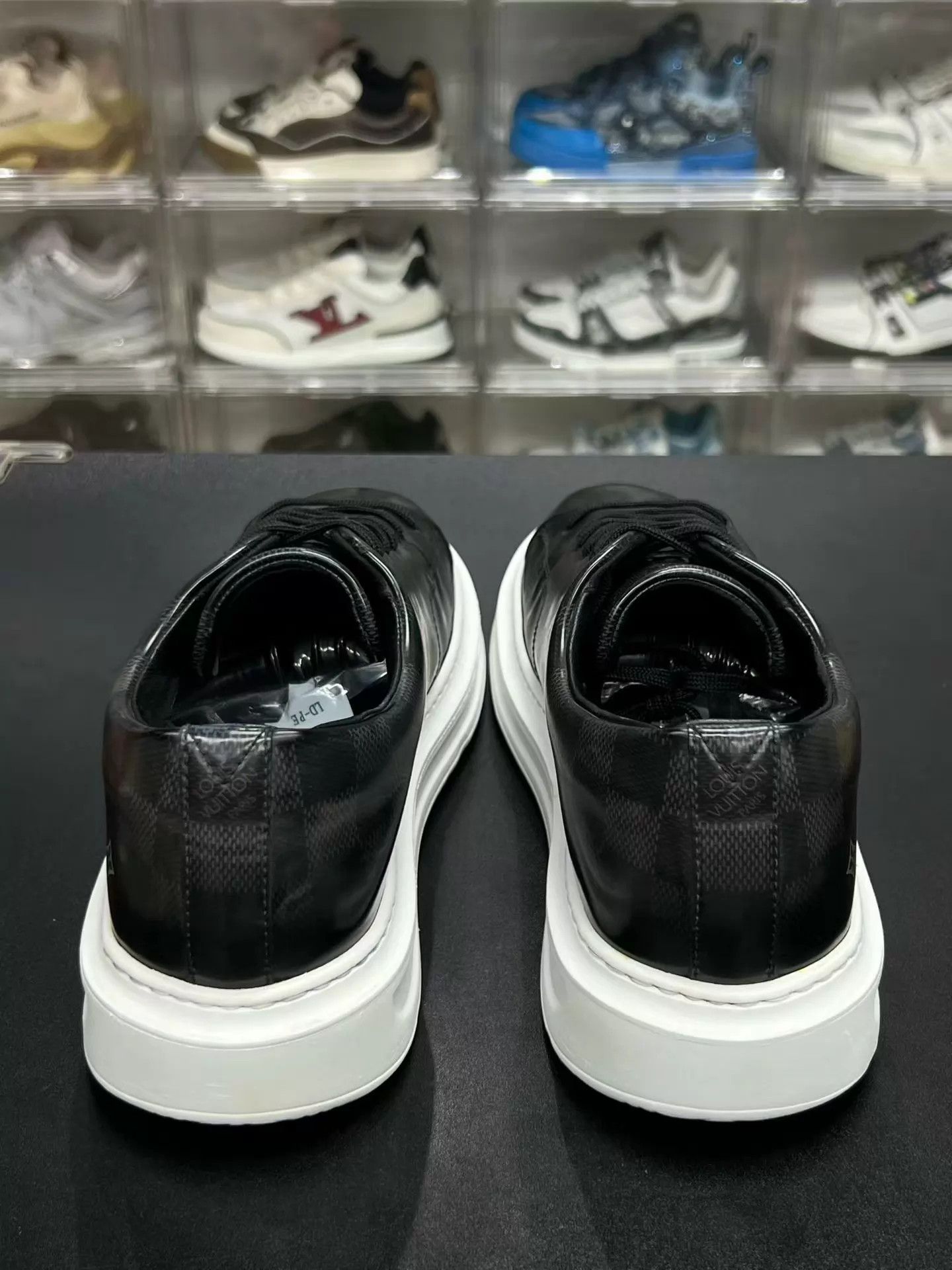 Louis Vuitton Louis Vuitton Beverly Hills Gradient Monogram 40 Size US 7 / EU 40 - 7 Thumbnail
