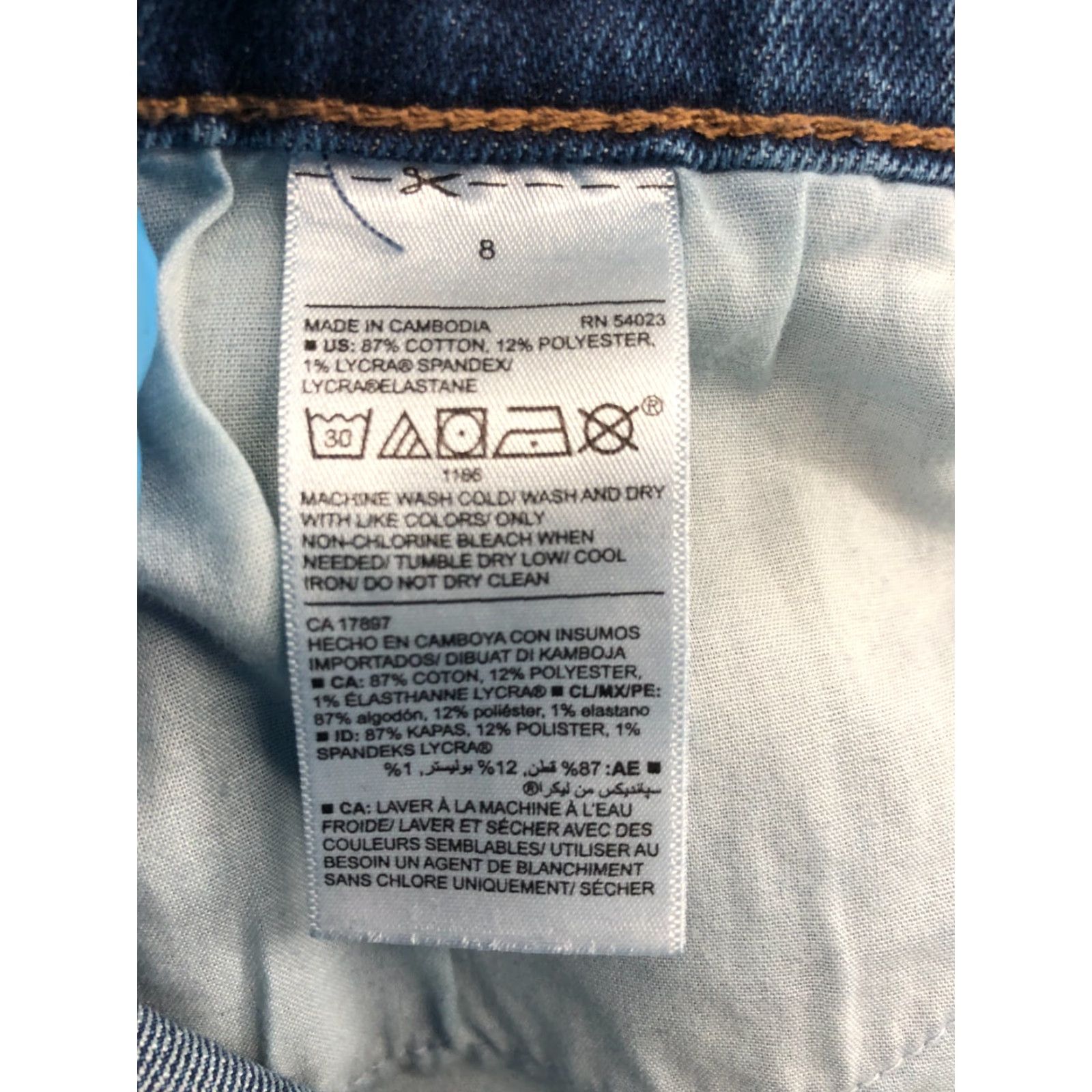 Old Navy Old Navy Boyfriend Shorts Womens Size 8 Mid Rise Medium Wash Blue Denim 5-Pocket Modern Casual Shorts Womens Size 30" / US 8 / IT 44 - 7 Thumbnail