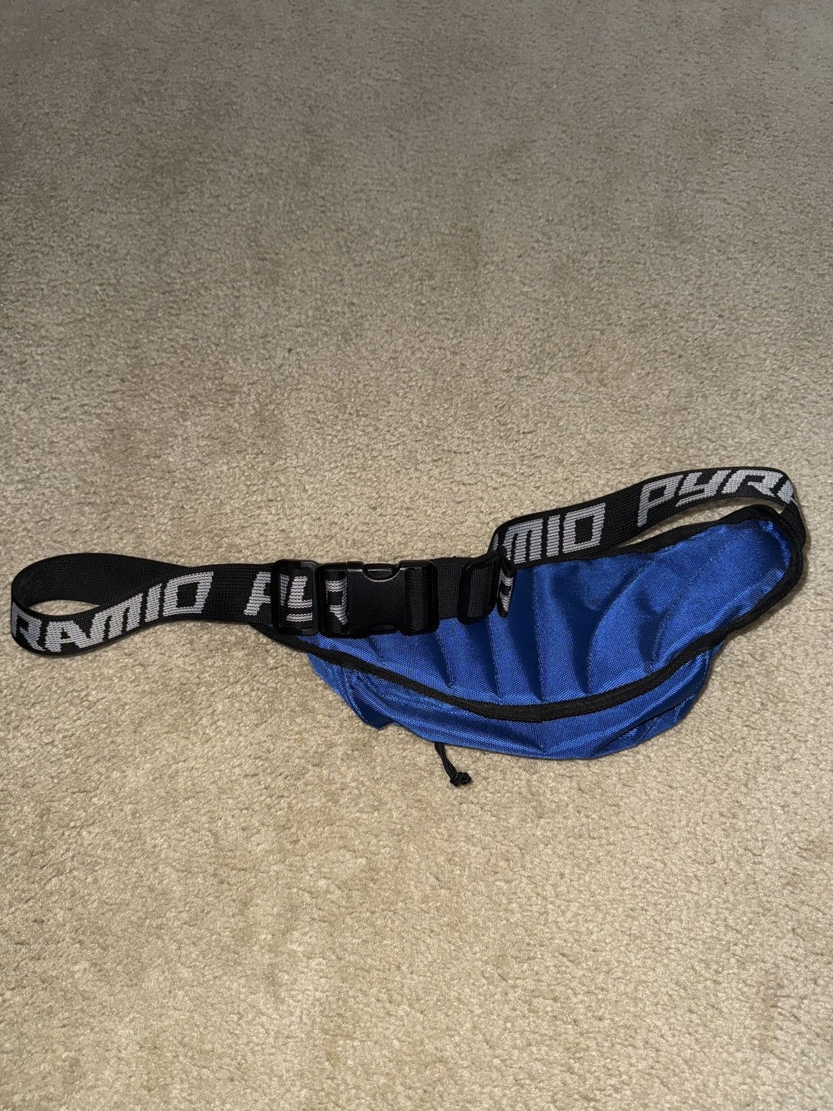 Black Pyramid Pyramid Fanny Pack Size ONE SIZE - 2 Thumbnail