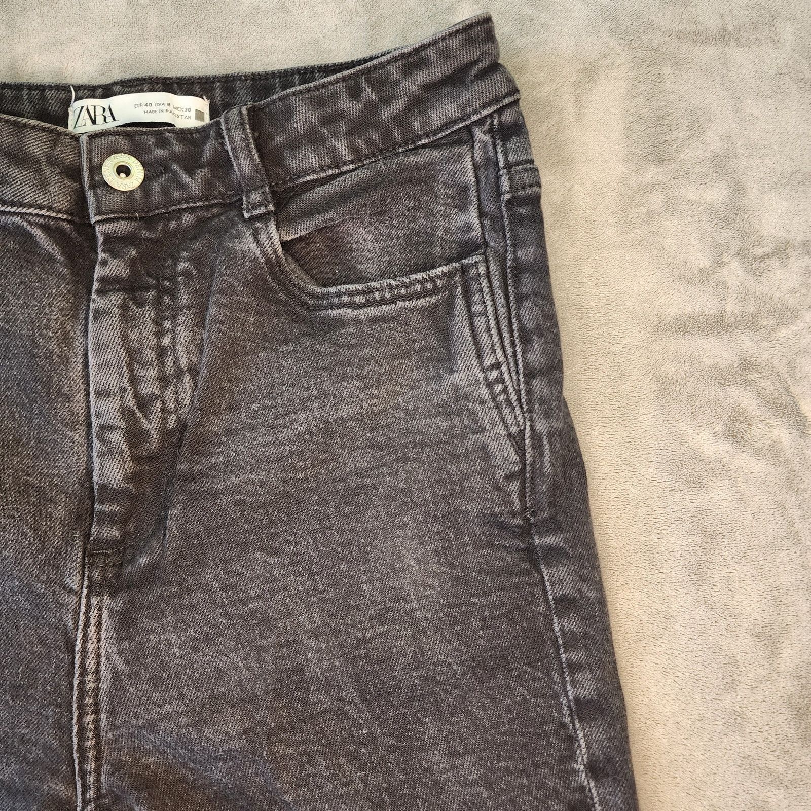 Zara Zara Women size 8 Black Faded Wash Tapered Jeans 28x26 Size 30" / US 8 / IT 44 - 5 Thumbnail