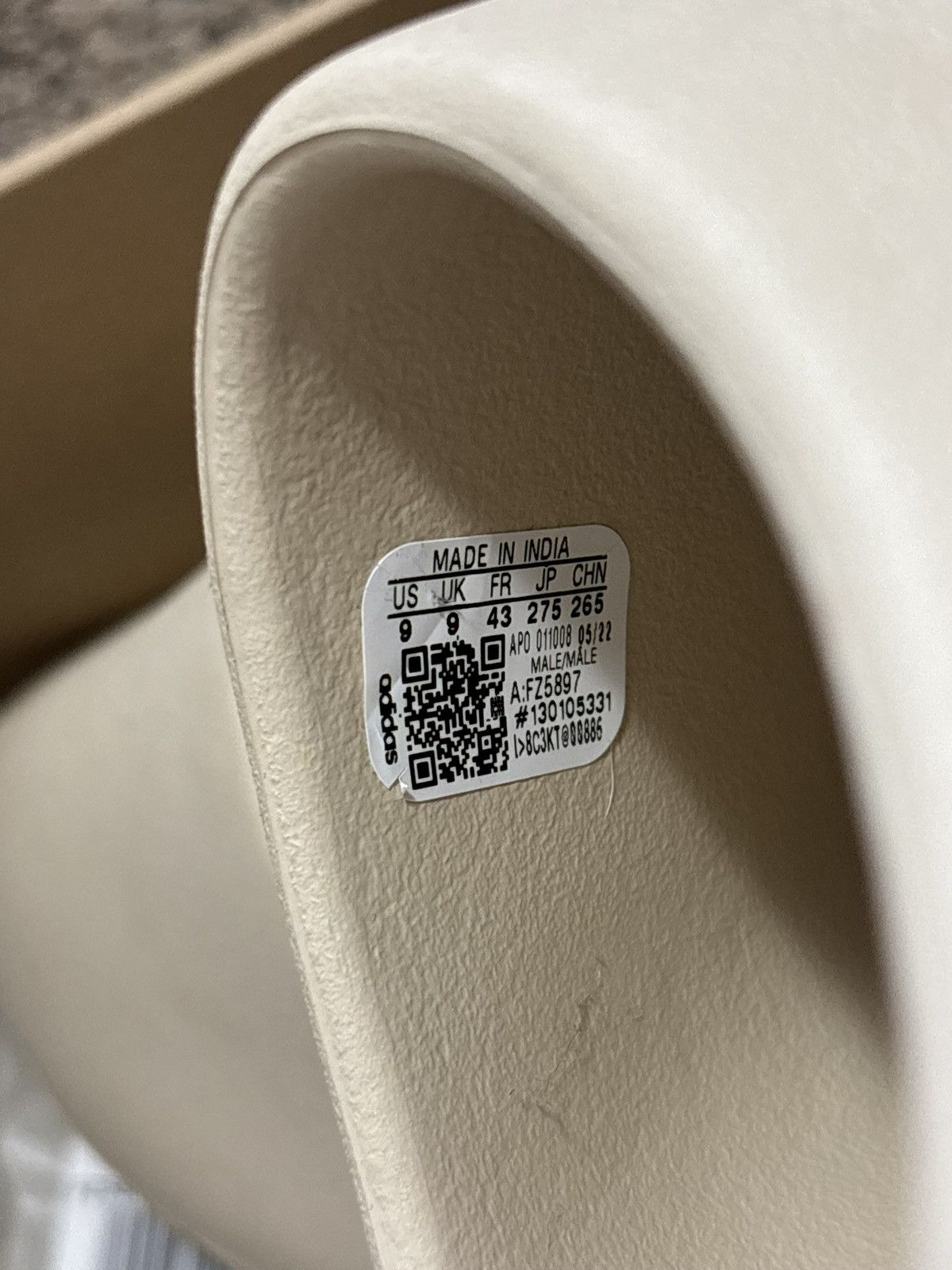 Yeezy Adidas Yeezy Slide Bone 2022/23 Restock Pair Size 9 Size US 9 / EU 42 - 4 Thumbnail