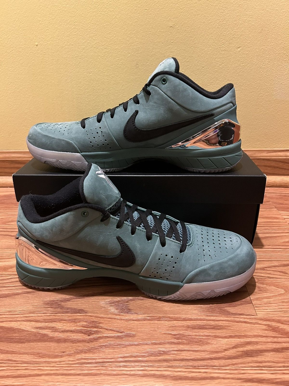 Nike Size 12 - Kobe 4 Girl Dad FQ3545-300 IN HAND NEXT DAY SHIP Size US 12 / EU 45 - 2 Thumbnail