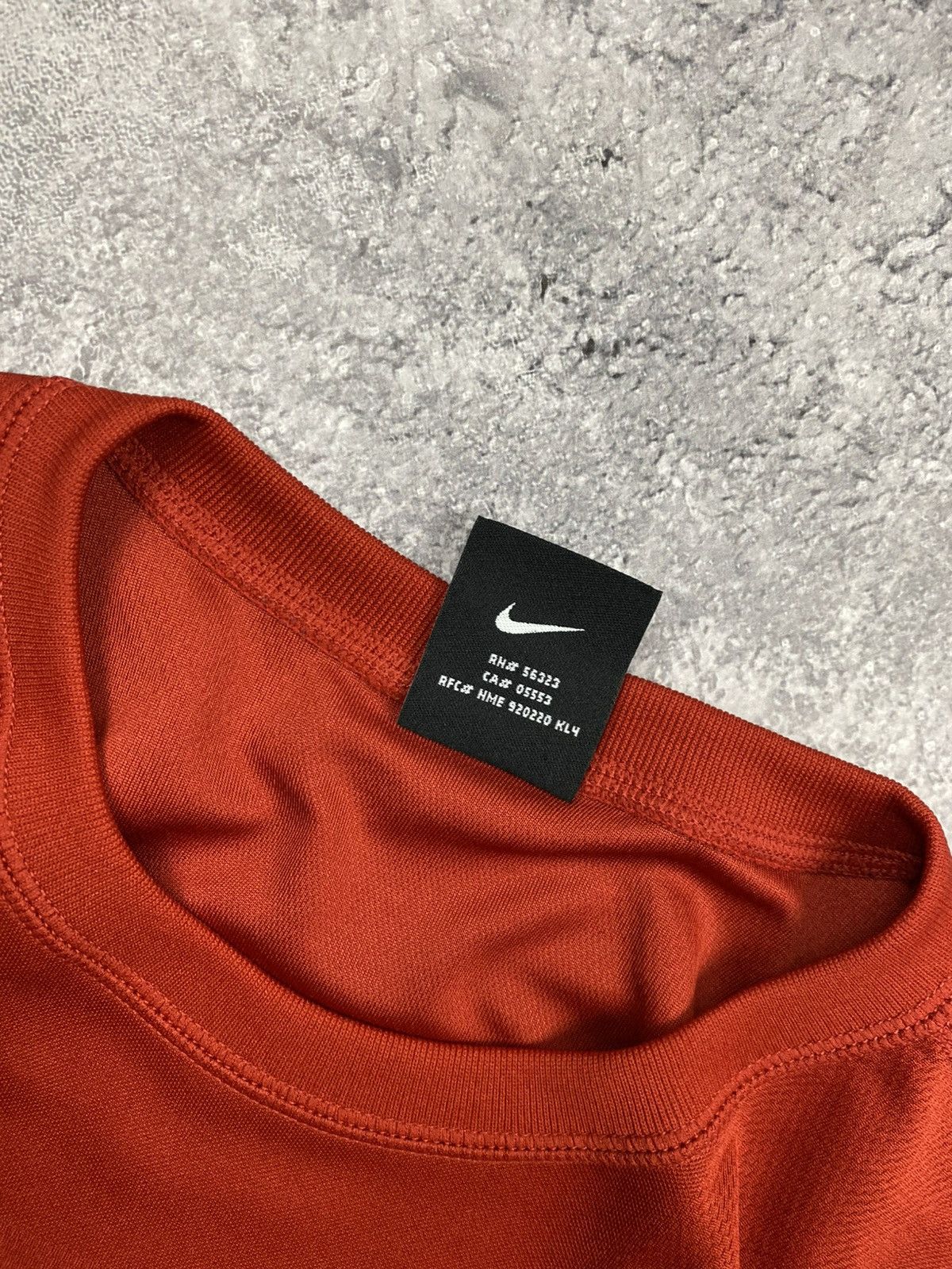 Nike ACG Vintage Nike ACG Red T-Shirt Rare Y2K Tee Size US M / EU 48-50 / 2 - 13 Thumbnail