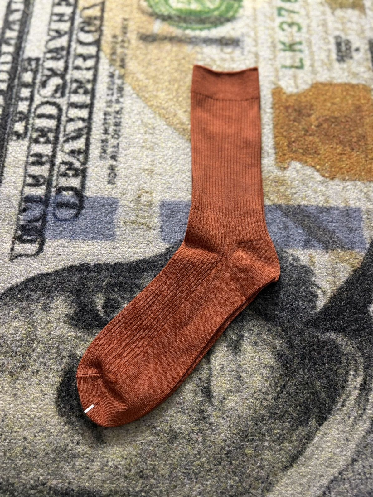 Uniqlo Uniqlo Dress Socks Maroon Size ONE SIZE - 1 Thumbnail
