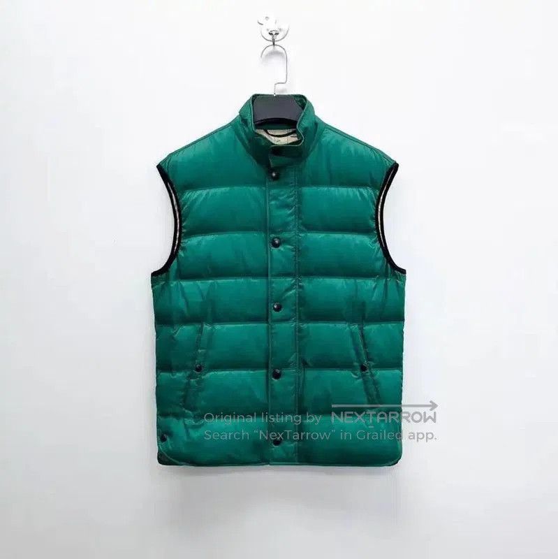 Burberry Burberry Green Short Puffer Vest for Women. Size M / US 6-8 / IT 42-44 - 1 Thumbnail
