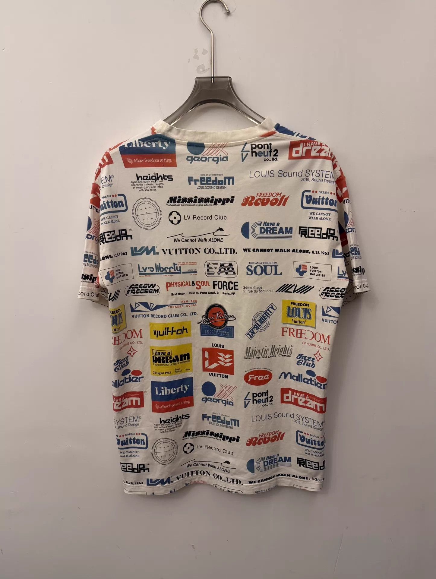 Louis Vuitton LV White MultiLogo Letter Allover Print SS Tee L Size US L / EU 52-54 / 3 - 2 Thumbnail