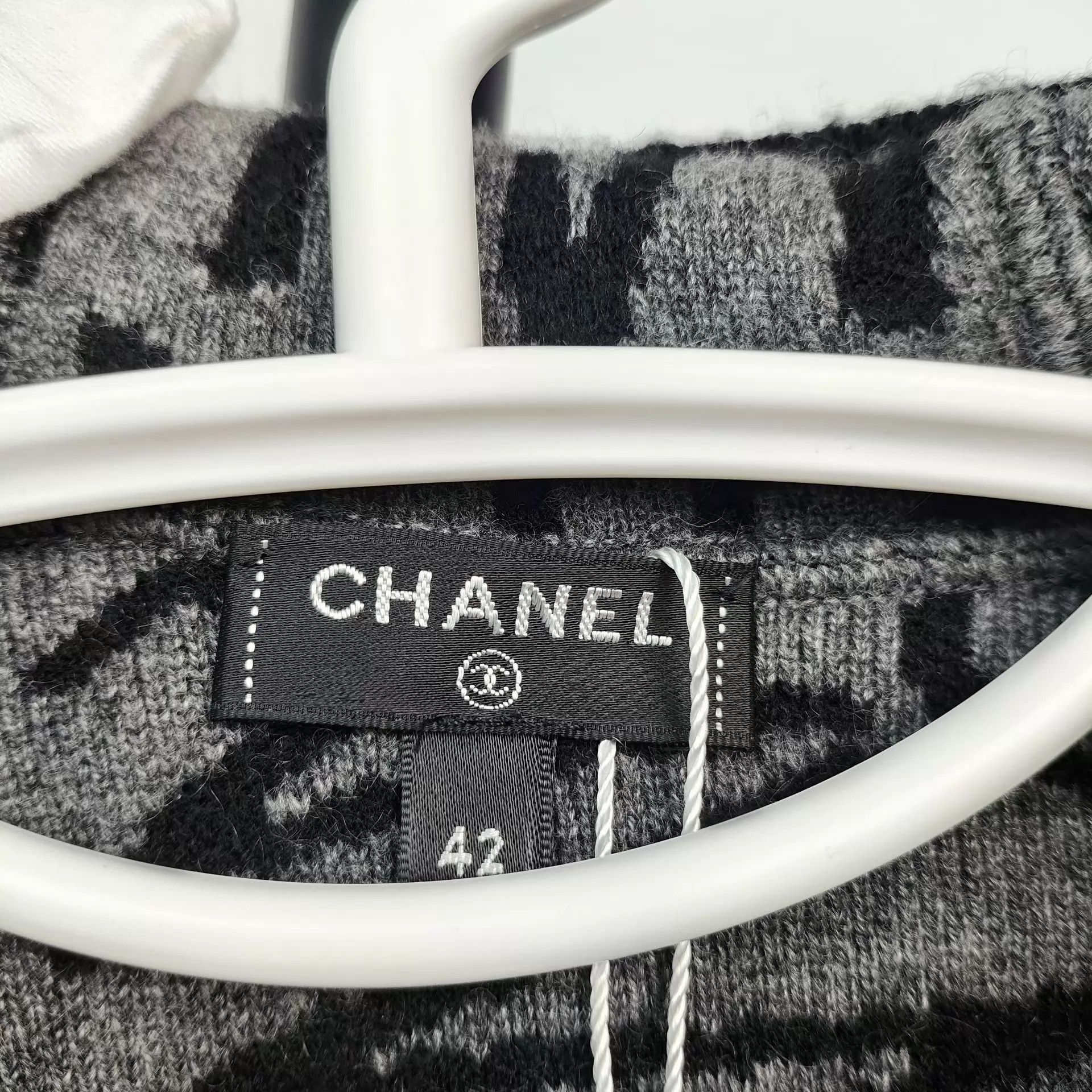 Chanel Chanel Women's 21N Cotton All-Over Print Black Sweater 42 Size M / US 6-8 / IT 42-44 - 4 Thumbnail