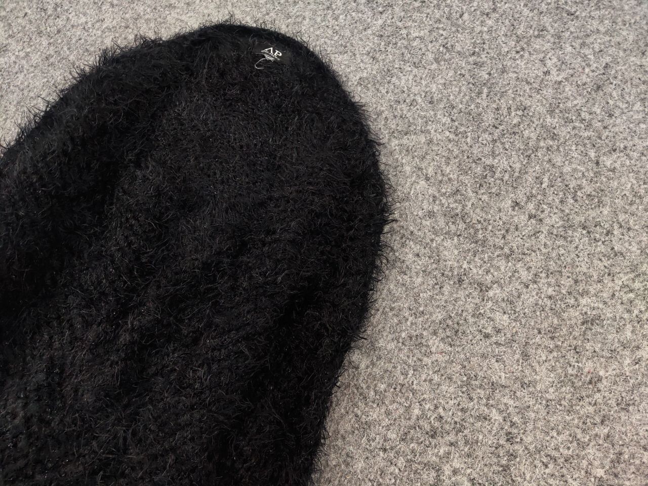 Japanese Brand Vintage Japanese Black Mohair Style Fuzzy Sweater Y2K Hype Size US S / EU 44-46 / 1 - 4 Thumbnail