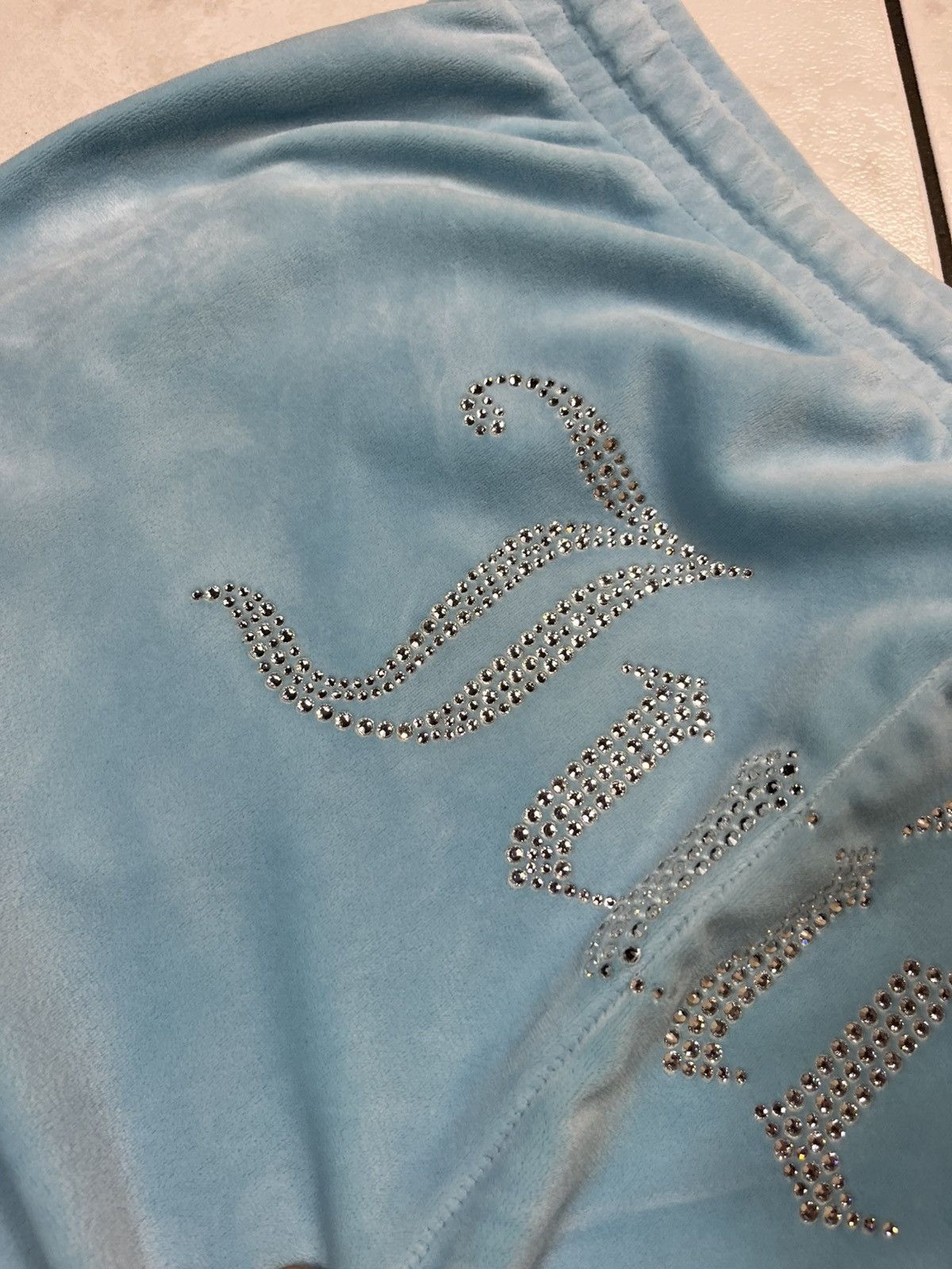 Ed Hardy × Juicy Couture Juicy Couture velvet sweatpants rhinestones crystal ass logo Size 28" / US 6 / IT 42 - 21 Thumbnail