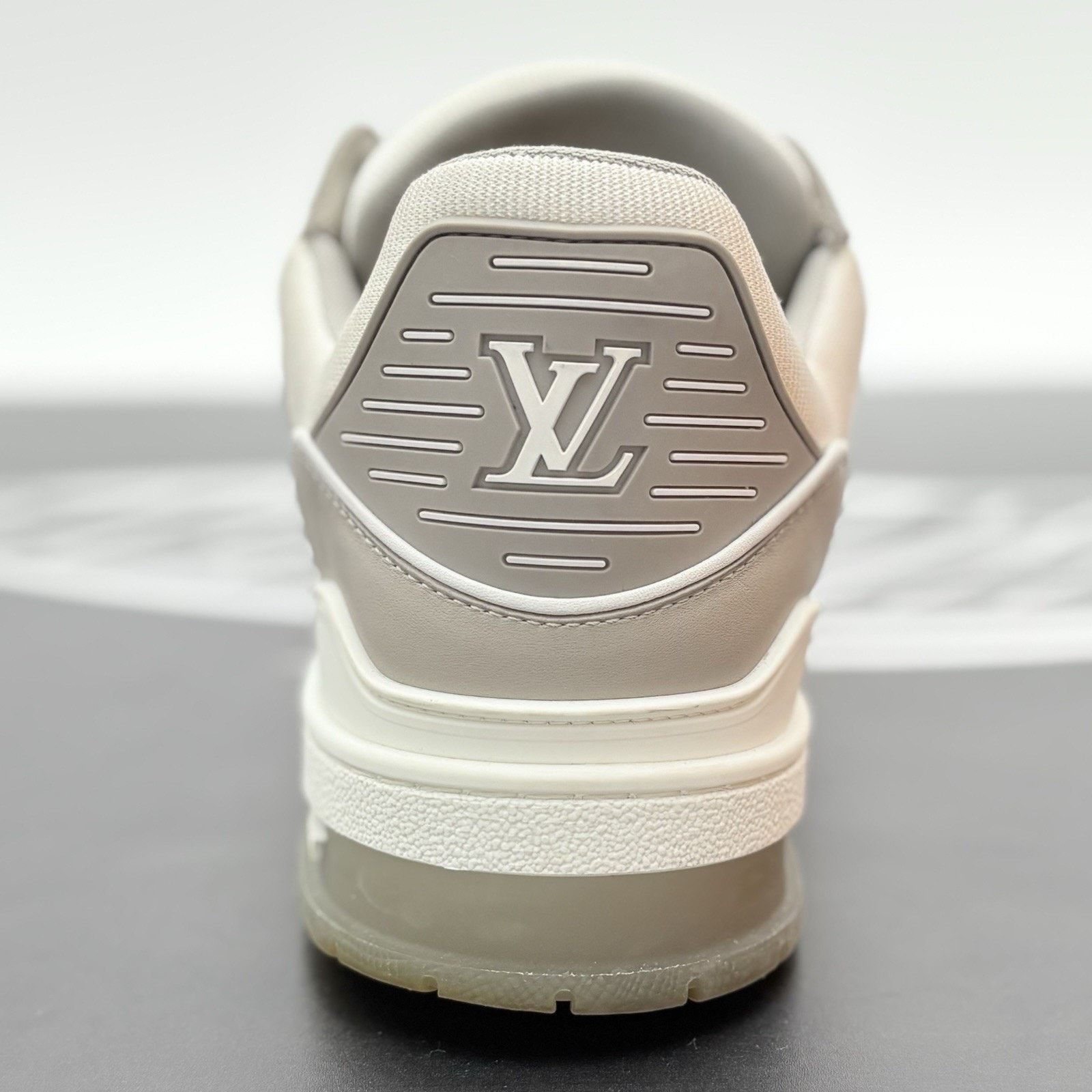 Louis Vuitton Louis Vuitton Trainer ' Grey White ' | GOOD CONDITION! Size US 9 / EU 42 - 9 Thumbnail