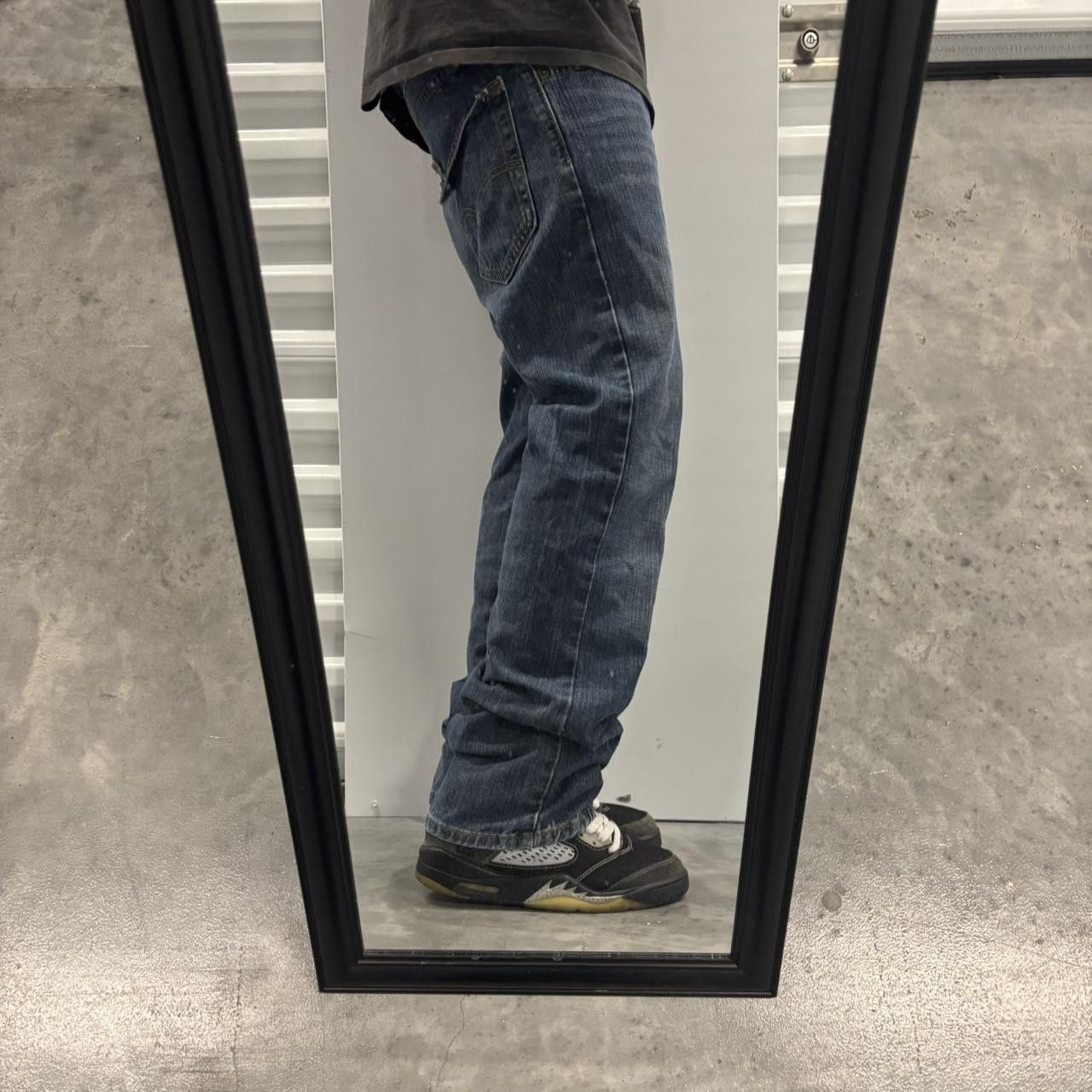 Levi's × Vintage Crazy Vintage Y2K/2000s Grunge Dark Wash Levi’s Denim Jeans! Size US 32 / EU 48 - 2 Thumbnail